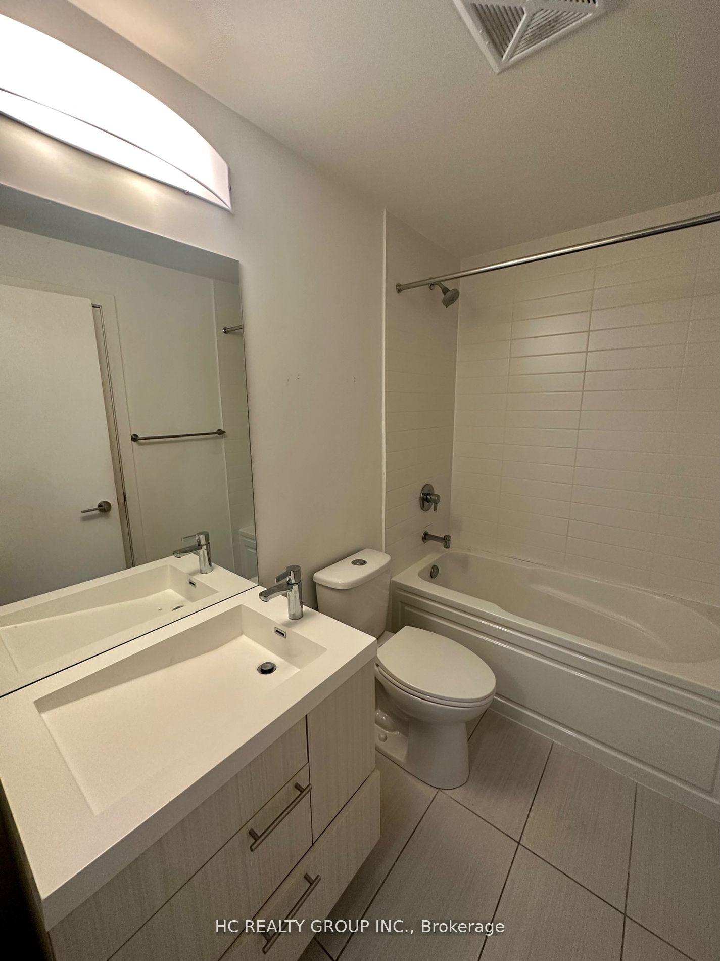 Photo 14 of Unit 703, 30 Nelson Street, Toronto, Waterfront Communities — HOMEH