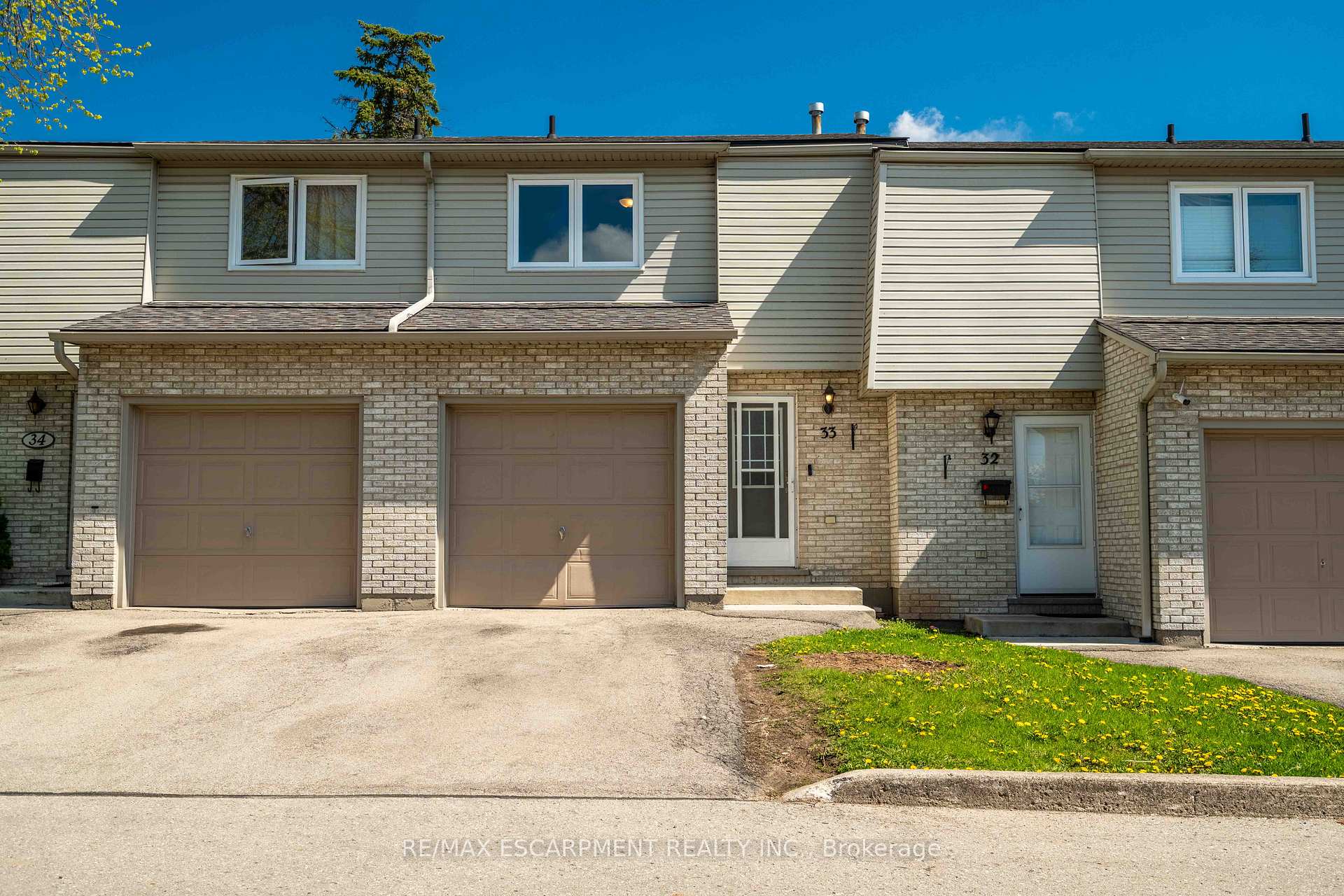 Front of Unit 33, 1396 Upper Ottawa Street