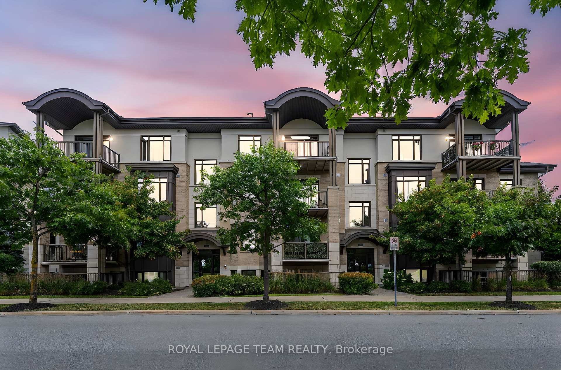 Front of Unit 304, 805 Beauparc Private