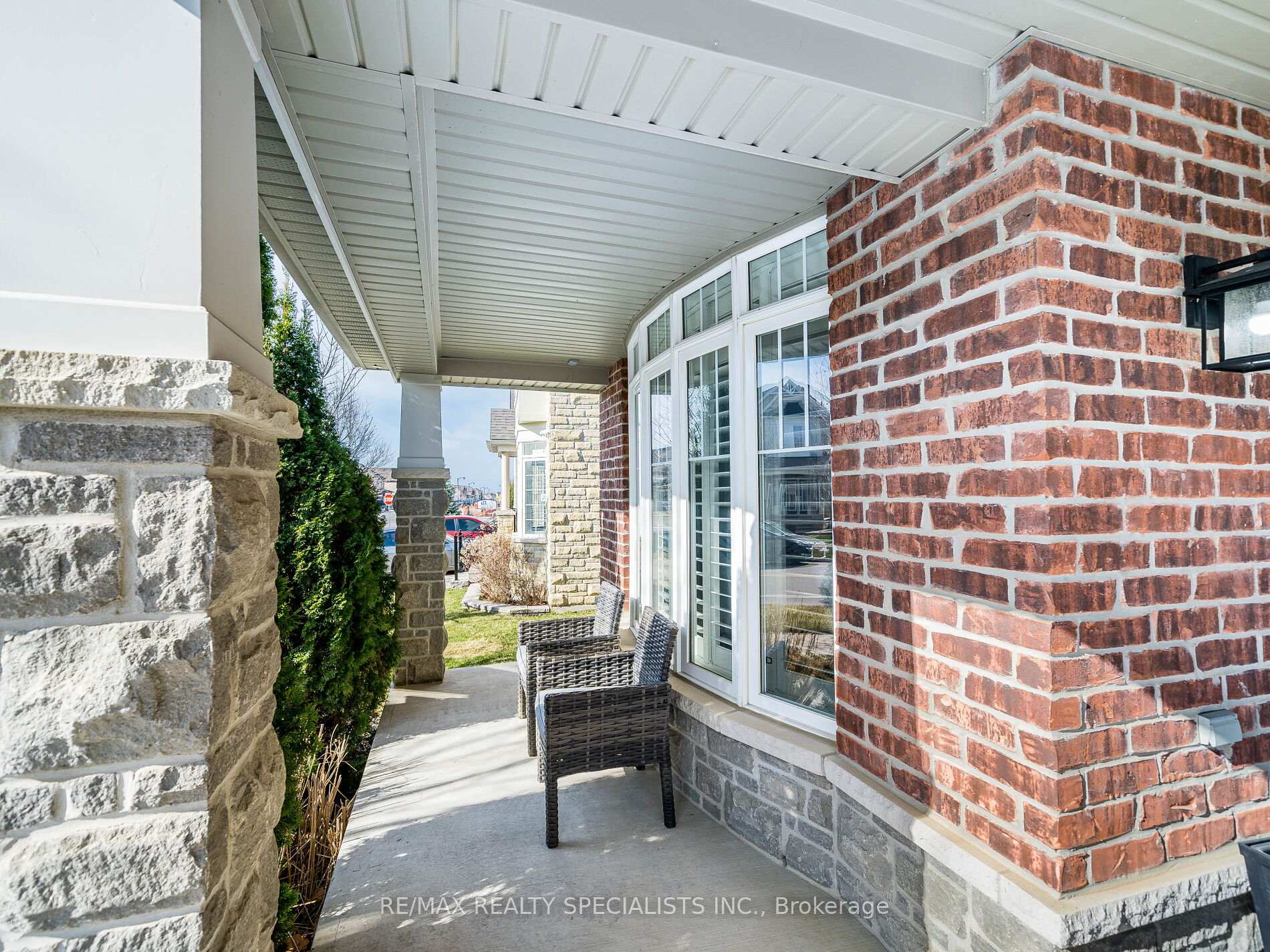 Photo 2 of 235 Learmont Avenue, Caledon, Rural Caledon — HOMEH
