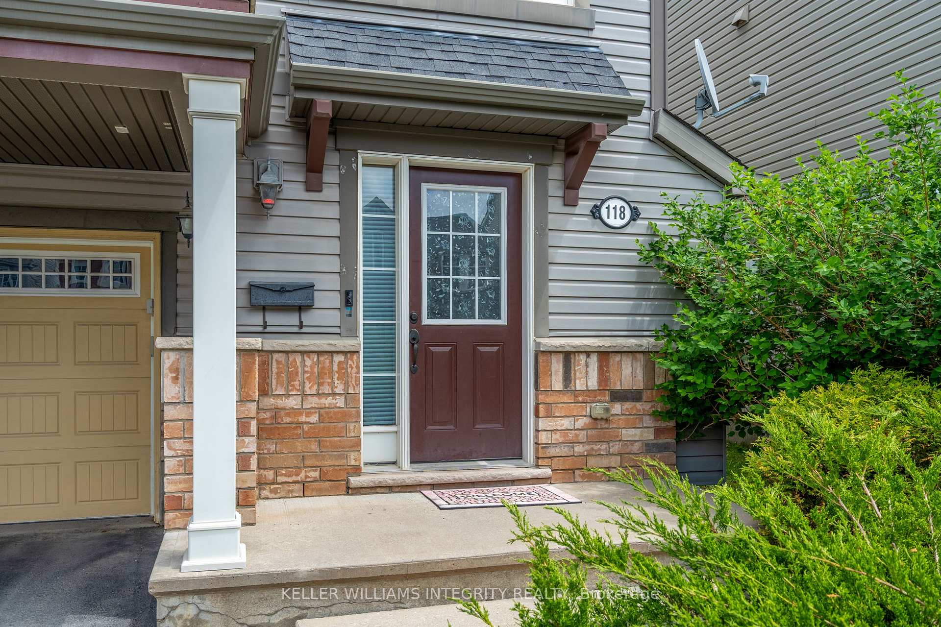 Photo 3 of 118 Pennant Avenue, Ottawa, Barrhaven - Half Moon Bay — HOMEH