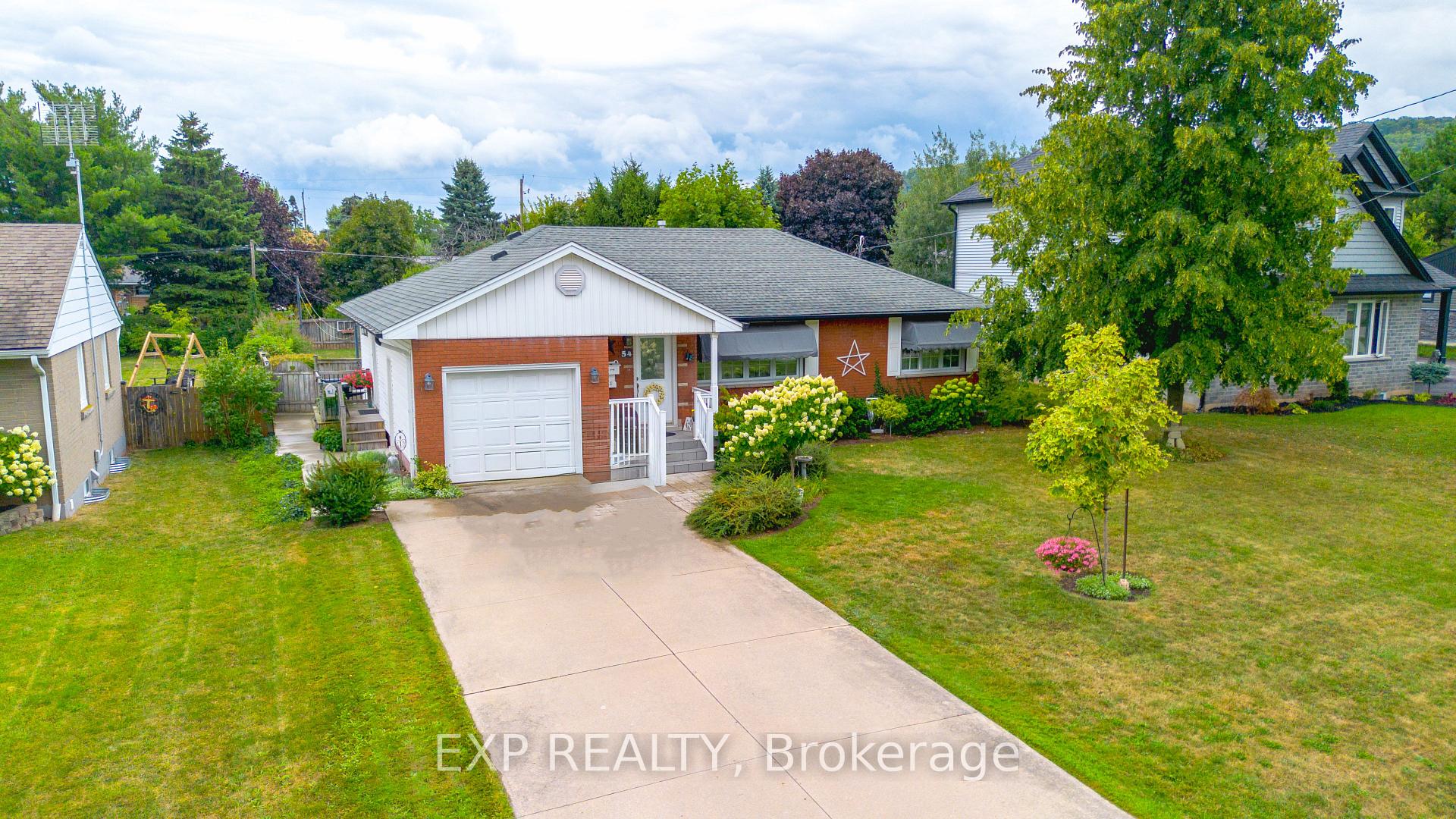 Photo 2 of 54 Garden Drive, Grimsby, Grimsby West — HOMEH