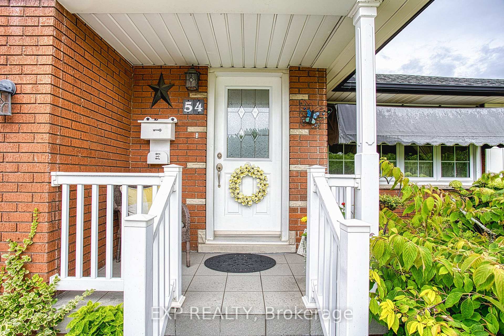 Photo 3 of 54 Garden Drive, Grimsby, Grimsby West — HOMEH