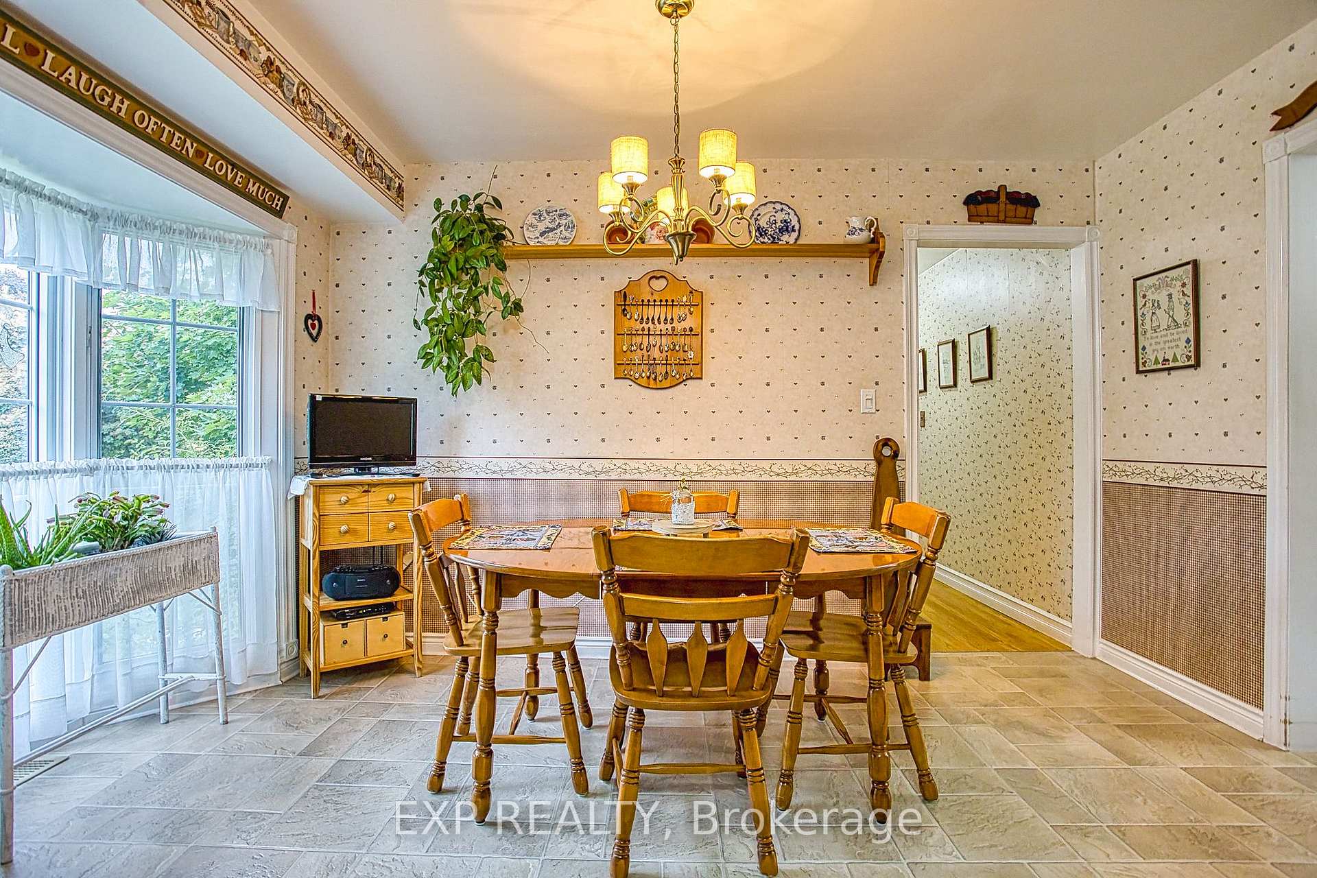 Photo 10 of 54 Garden Drive, Grimsby, Grimsby West — HOMEH