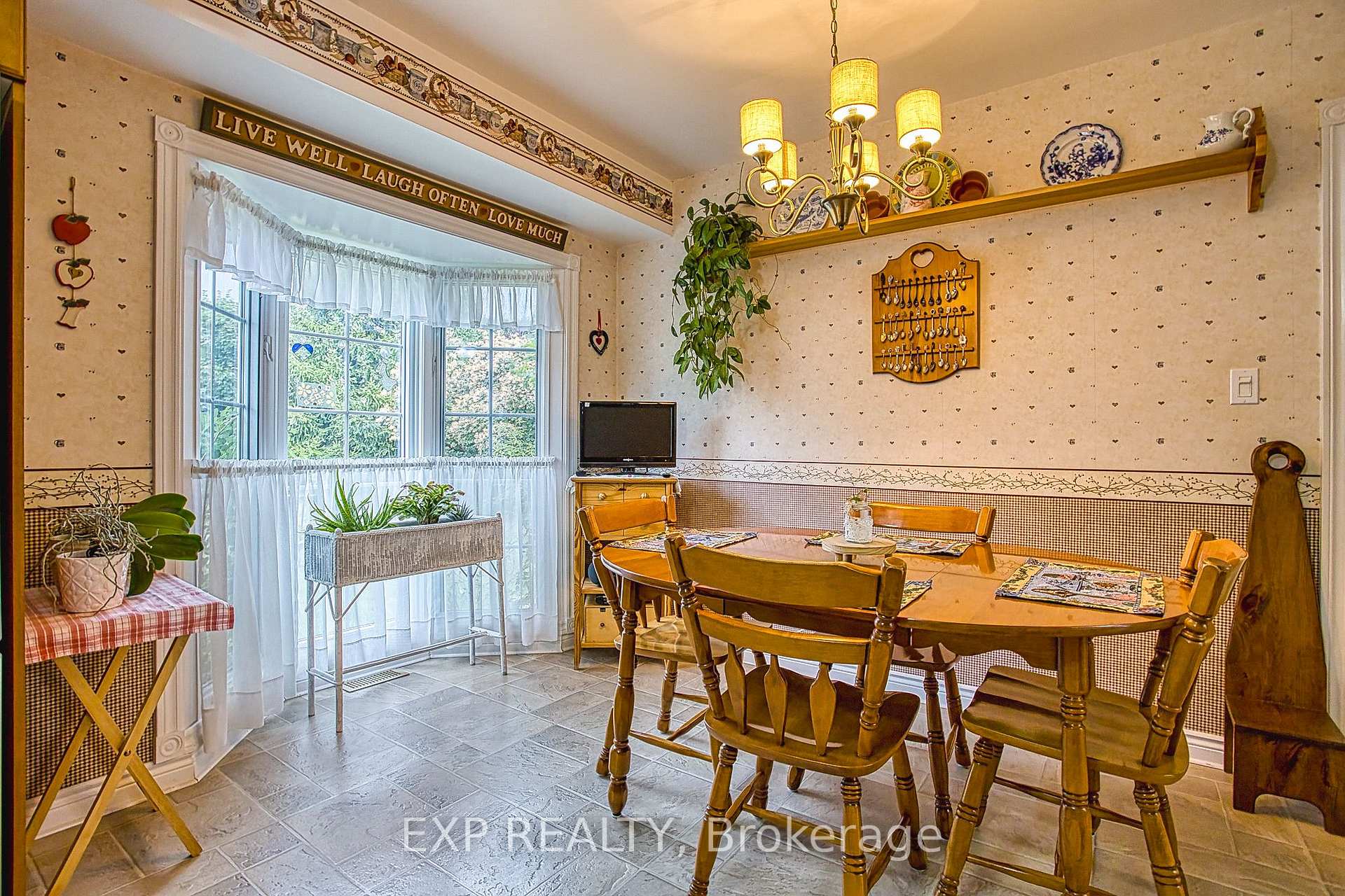 Photo 11 of 54 Garden Drive, Grimsby, Grimsby West — HOMEH