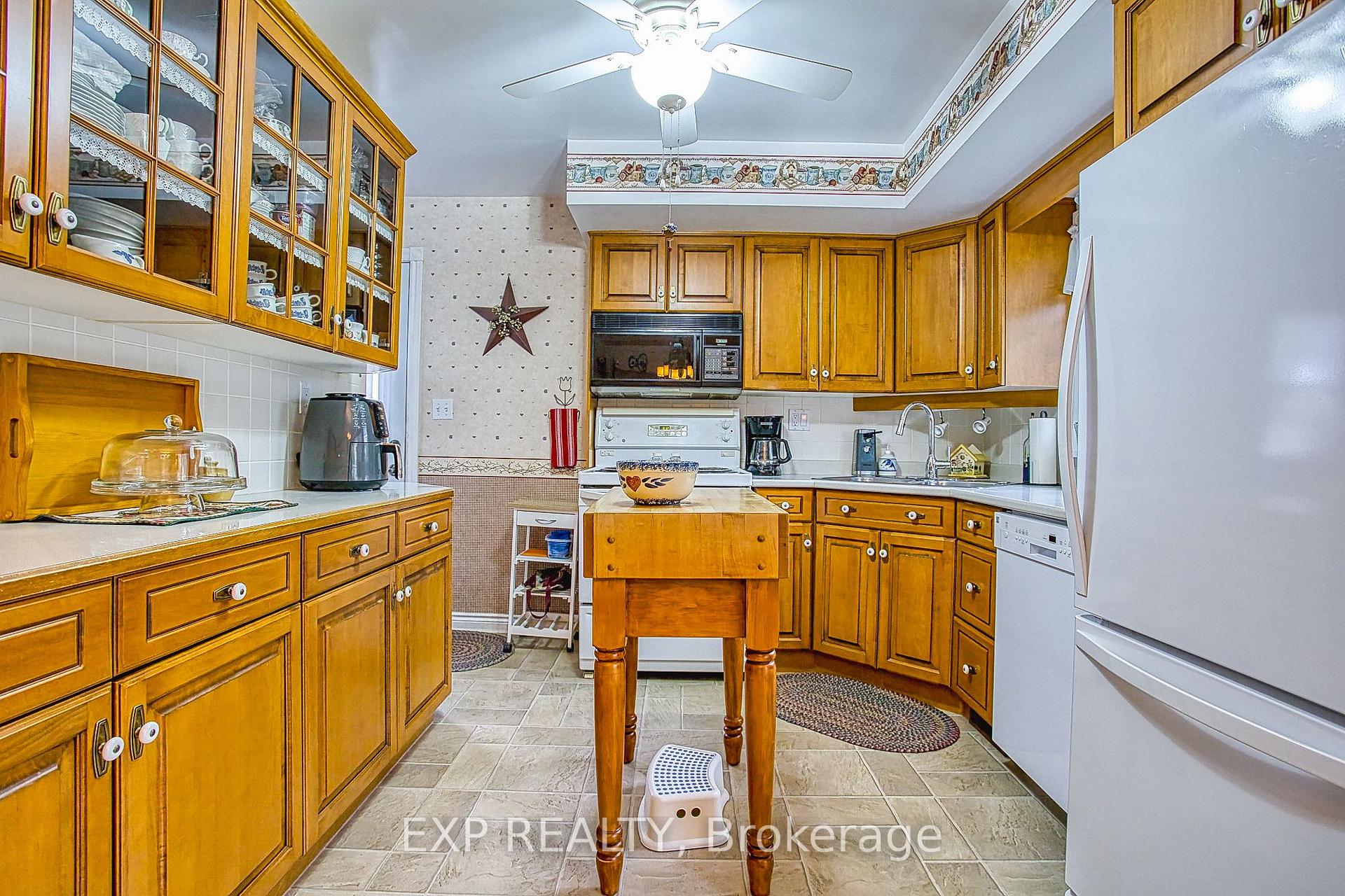 Photo 12 of 54 Garden Drive, Grimsby, Grimsby West — HOMEH