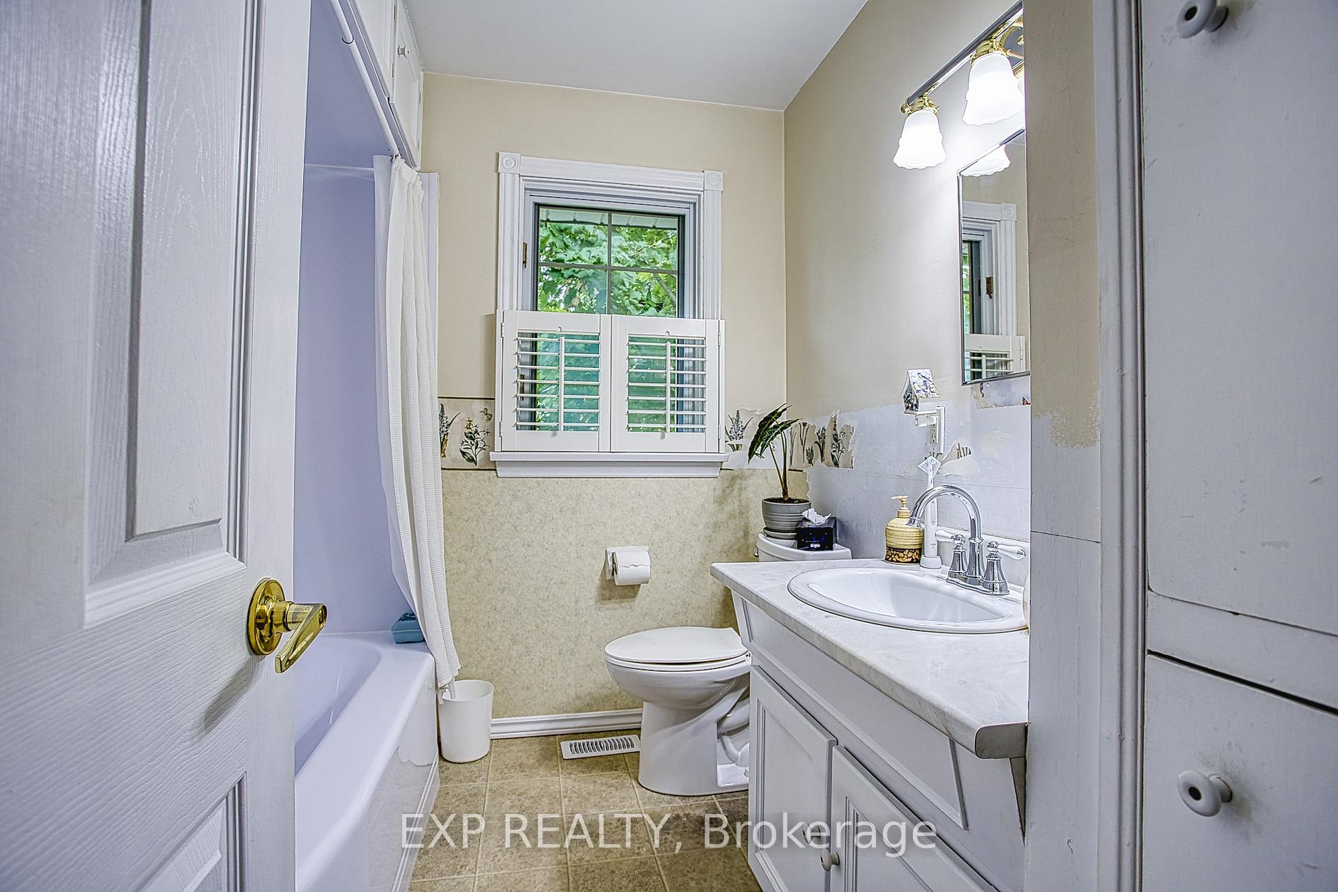Photo 16 of 54 Garden Drive, Grimsby, Grimsby West — HOMEH