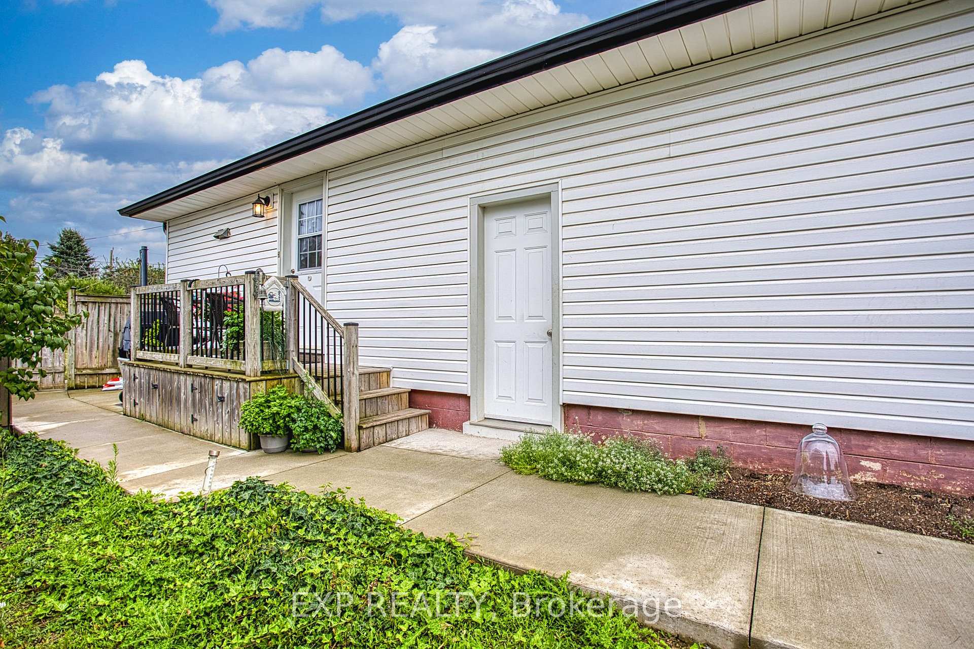 Photo 23 of 54 Garden Drive, Grimsby, Grimsby West — HOMEH