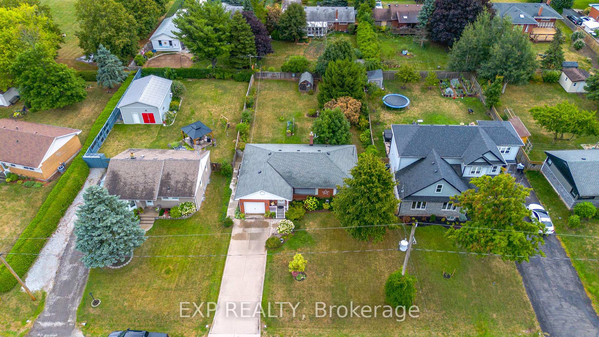 Photo 32 of 54 Garden Drive, Grimsby, Grimsby West — HOMEH
