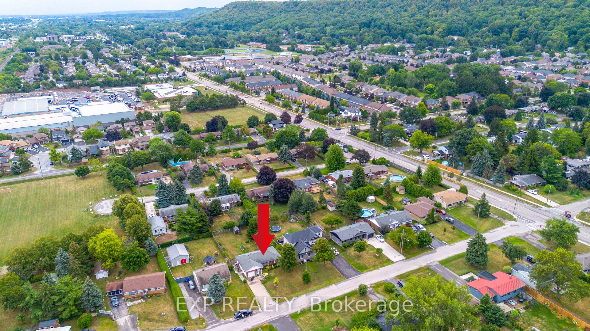 Photo 34 of 54 Garden Drive, Grimsby, Grimsby West — HOMEH