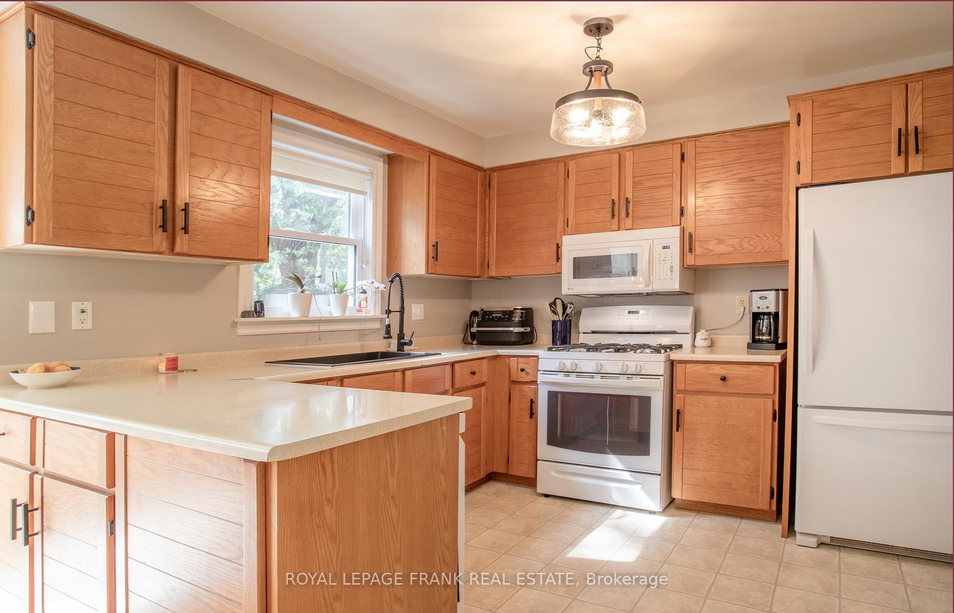 Photo 12 of 99 Hart Boulevard, Clarington, Newcastle — HOMEH
