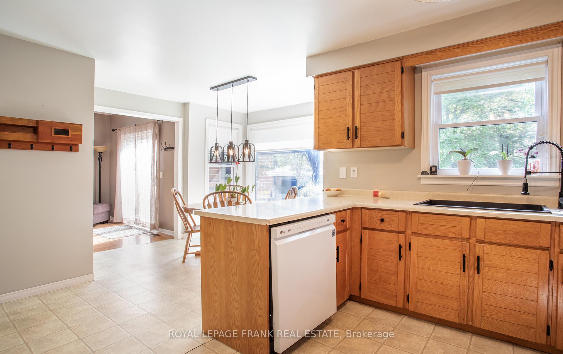 Photo 13 of 99 Hart Boulevard, Clarington, Newcastle — HOMEH