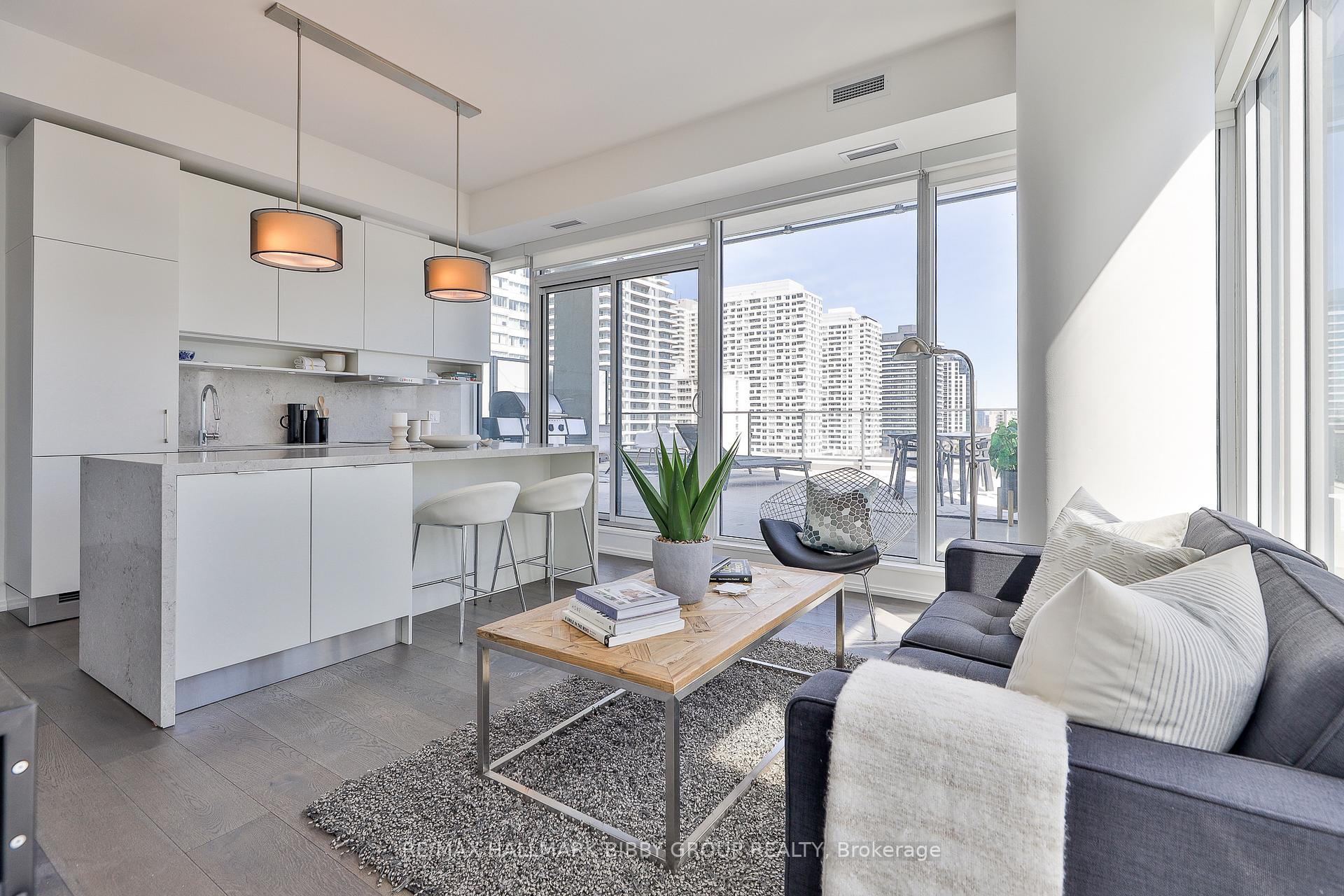 Front of Unit 1004, 5 Soudan Avenue