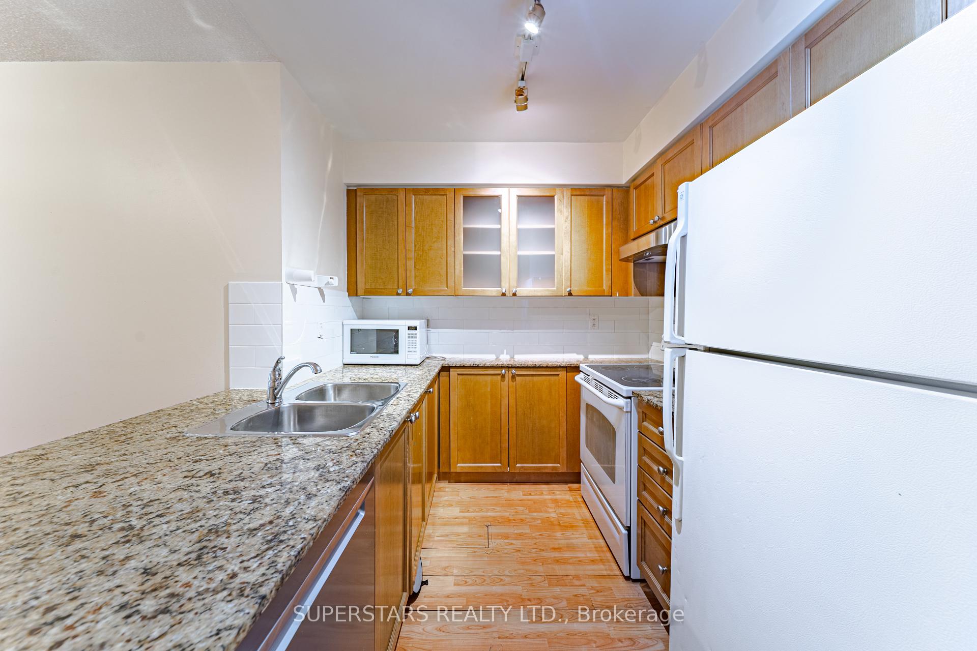 Photo 9 of Unit 708, 761 Bay Street, Toronto, Bay Street Corridor — HOMEH