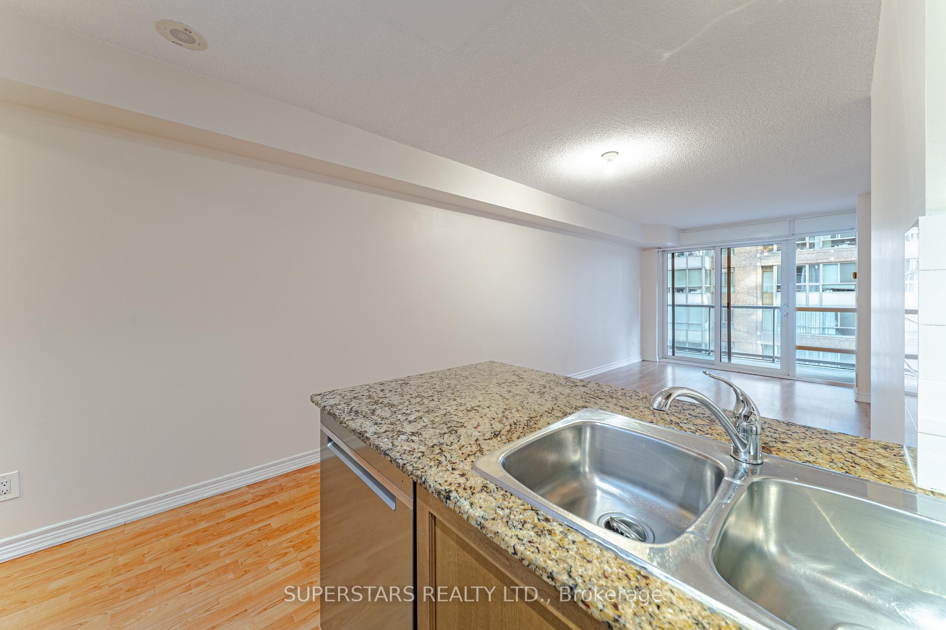 Photo 5 of Unit 708, 761 Bay Street, Toronto, Bay Street Corridor — HOMEH