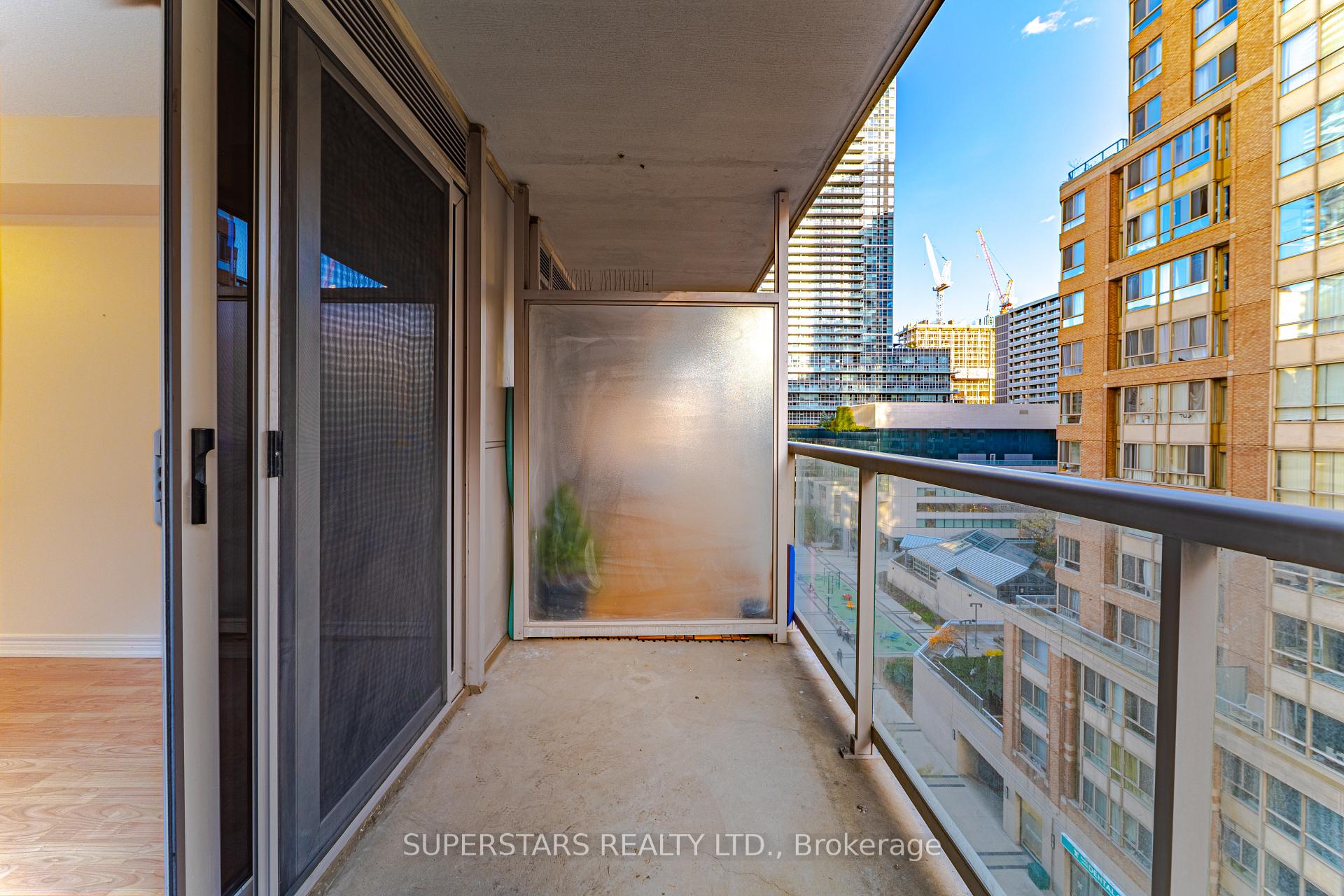 Photo 7 of Unit 708, 761 Bay Street, Toronto, Bay Street Corridor — HOMEH