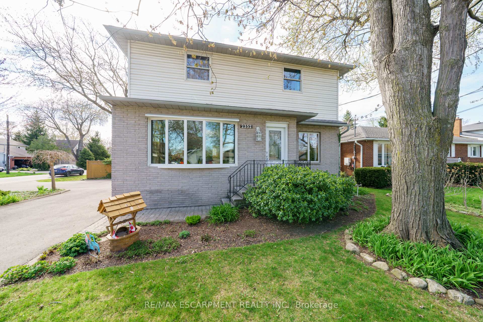 Front of 2352 Brinell Avenue