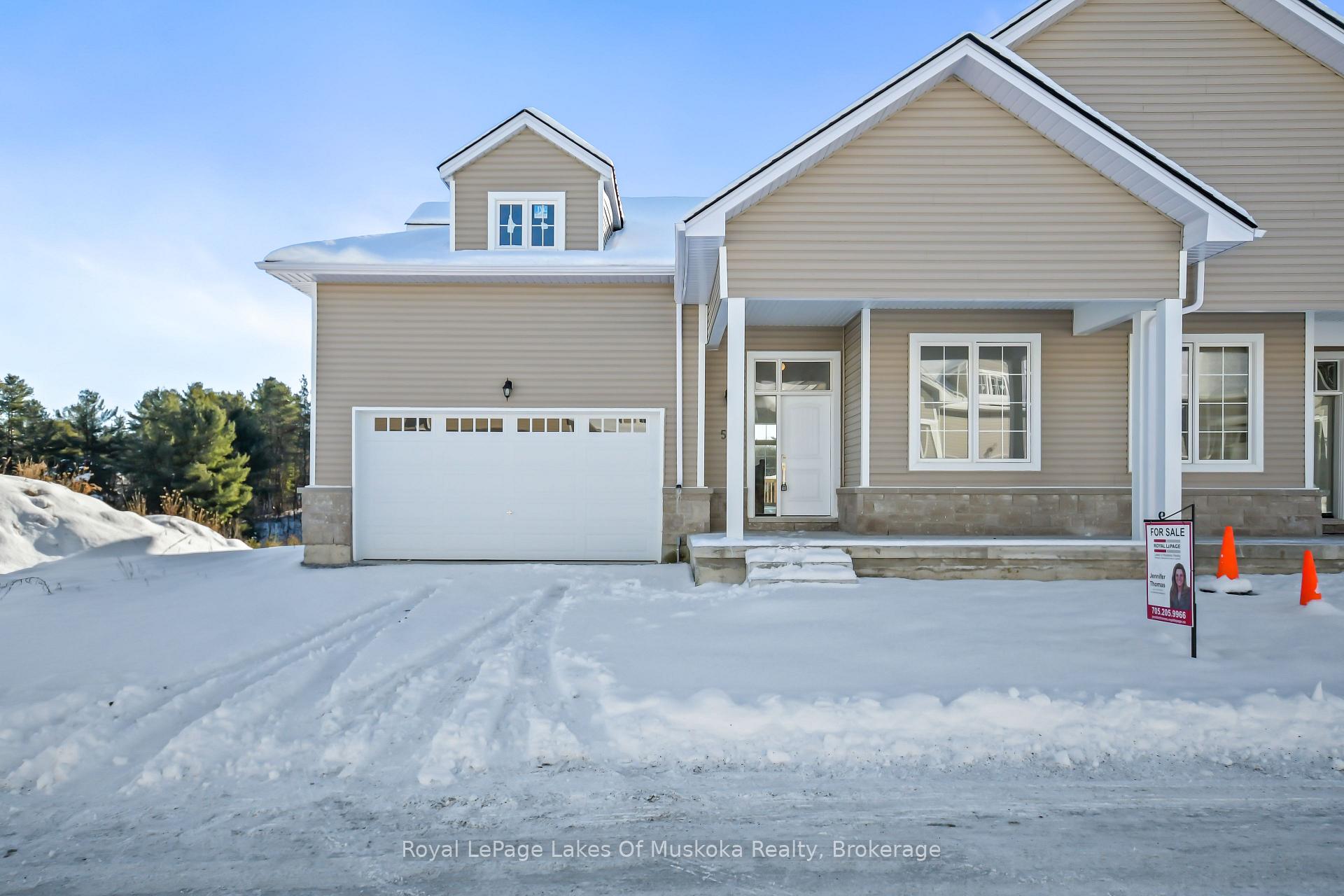 Front of 5 Turnberry Court
