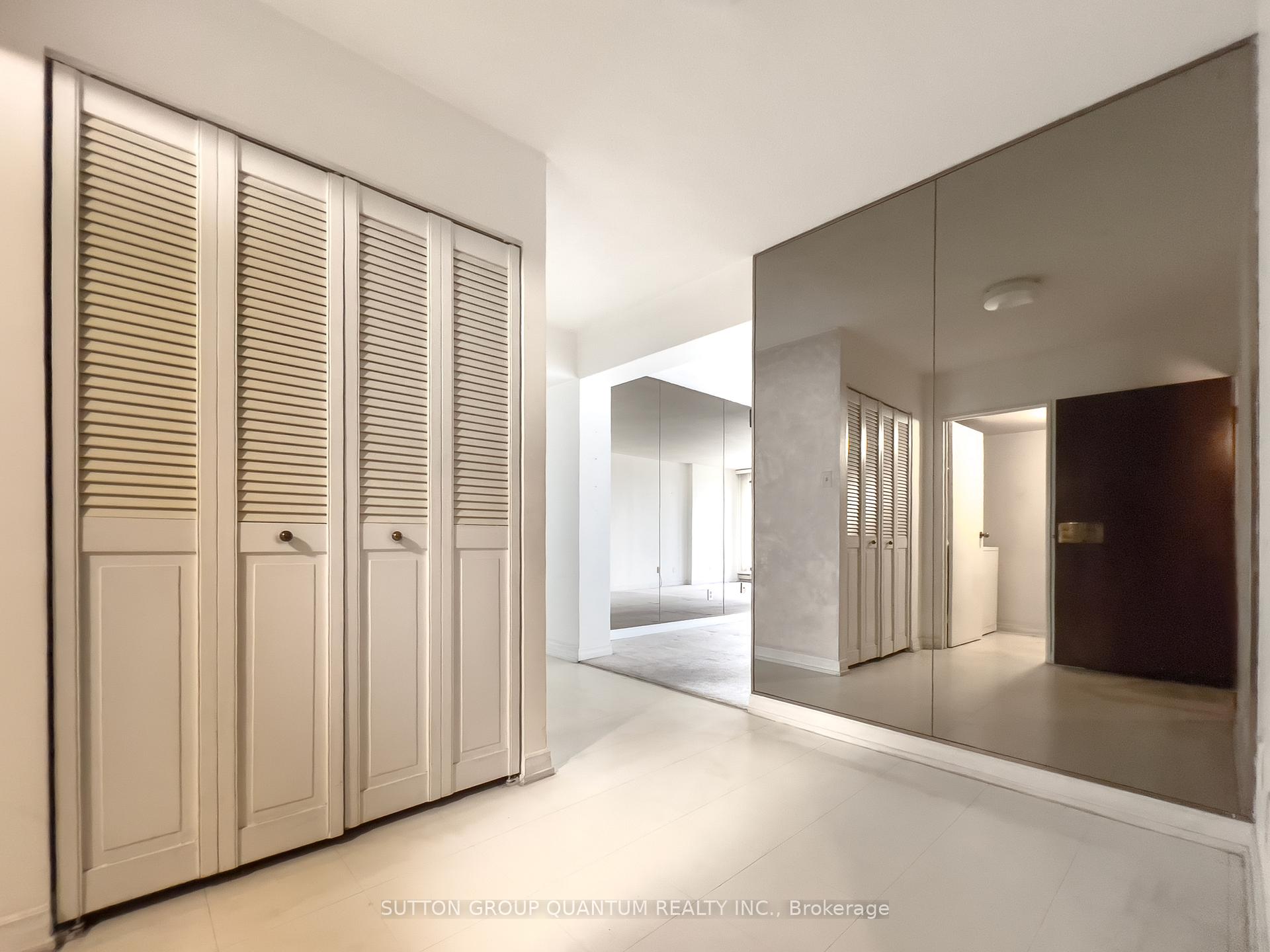 Photo 2 of Unit 1617, 55 Harbour Square, Toronto, Waterfront Communities — HOMEH