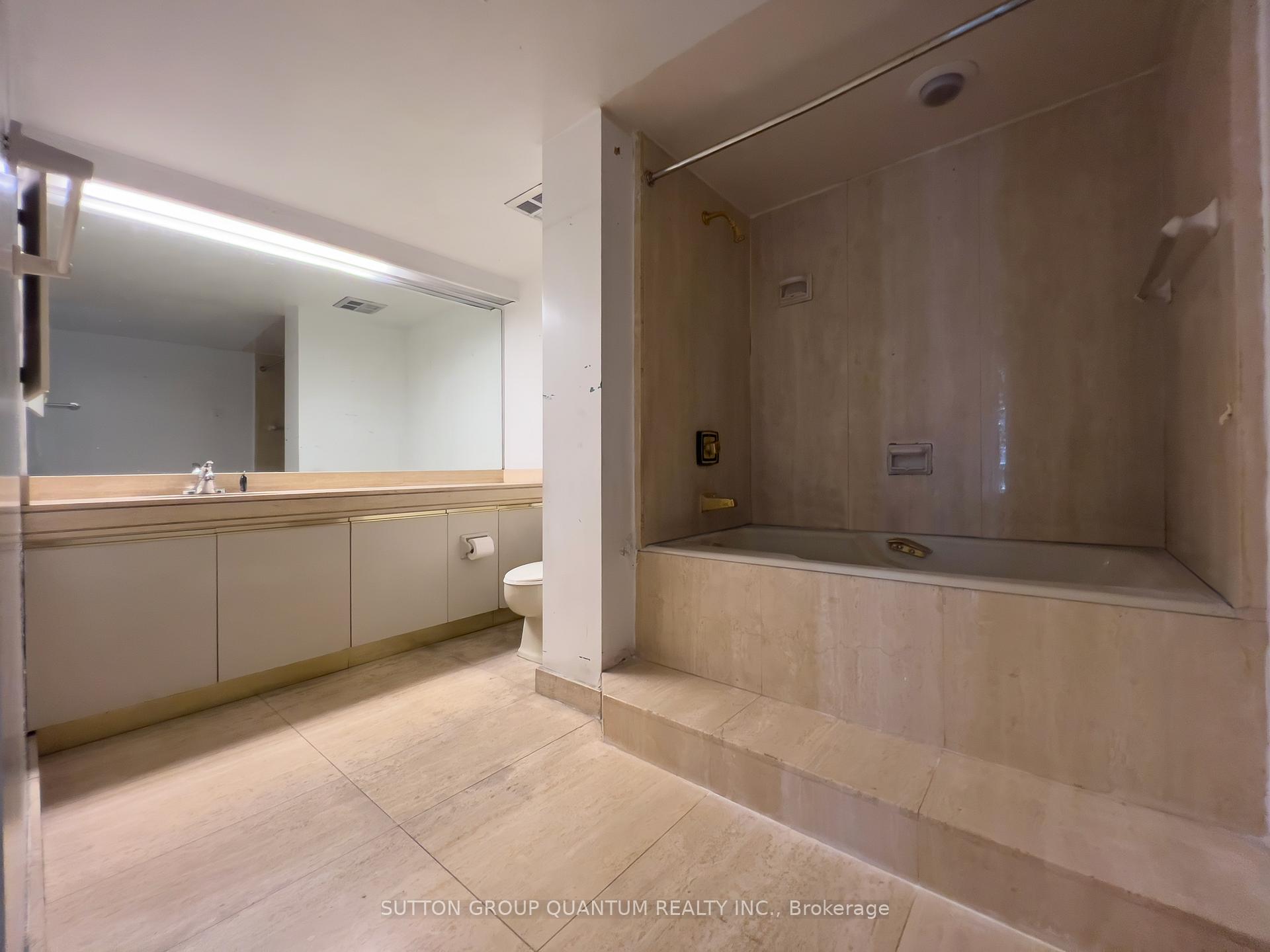 Photo 24 of Unit 1617, 55 Harbour Square, Toronto, Waterfront Communities — HOMEH