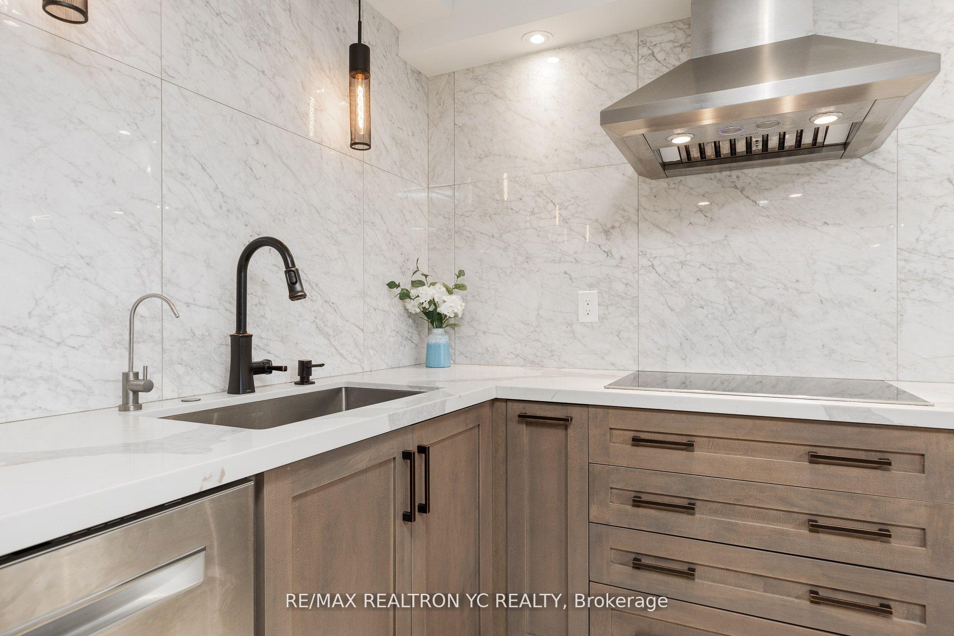 Photo 9 of Unit 1712, 8111 Yonge Street, Markham, Royal Orchard — HOMEH