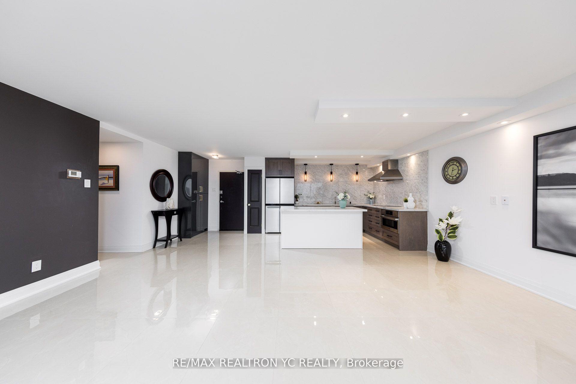Photo 3 of Unit 1712, 8111 Yonge Street, Markham, Royal Orchard — HOMEH