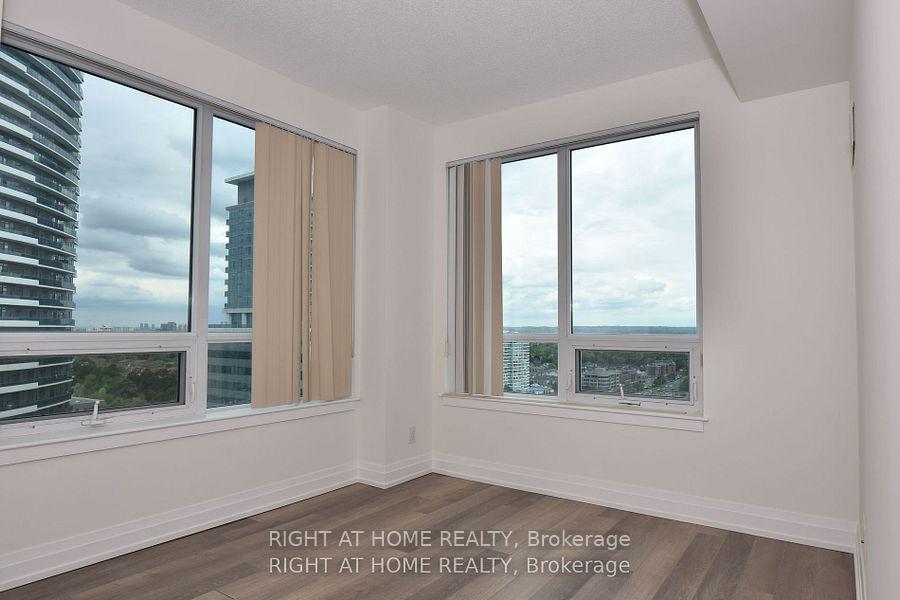 Photo 4 of Unit 1512, 7167 Yonge Street, Markham, Thornhill — HOMEH