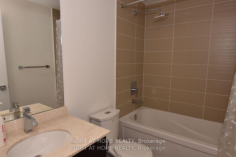 Photo 6 of Unit 1512, 7167 Yonge Street, Markham, Thornhill — HOMEH