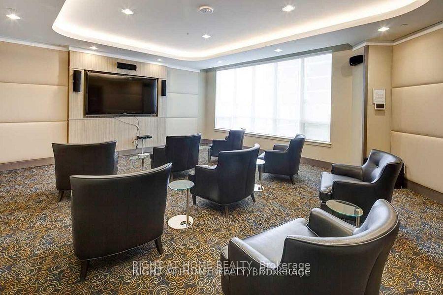 Photo 8 of Unit 1512, 7167 Yonge Street, Markham, Thornhill — HOMEH