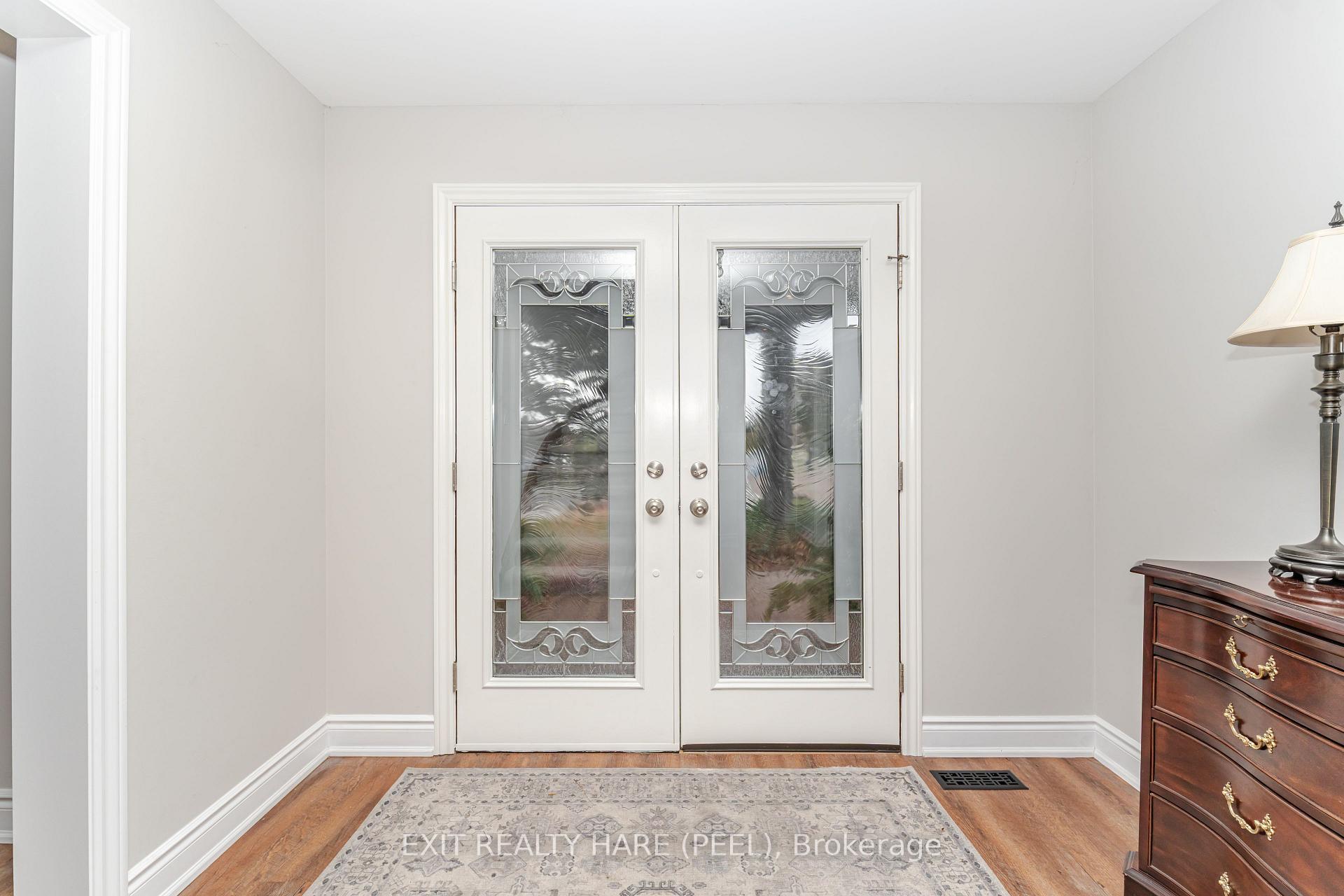 Photo 5 of 58 Esker Drive, Brampton, Heart Lake East — HOMEH