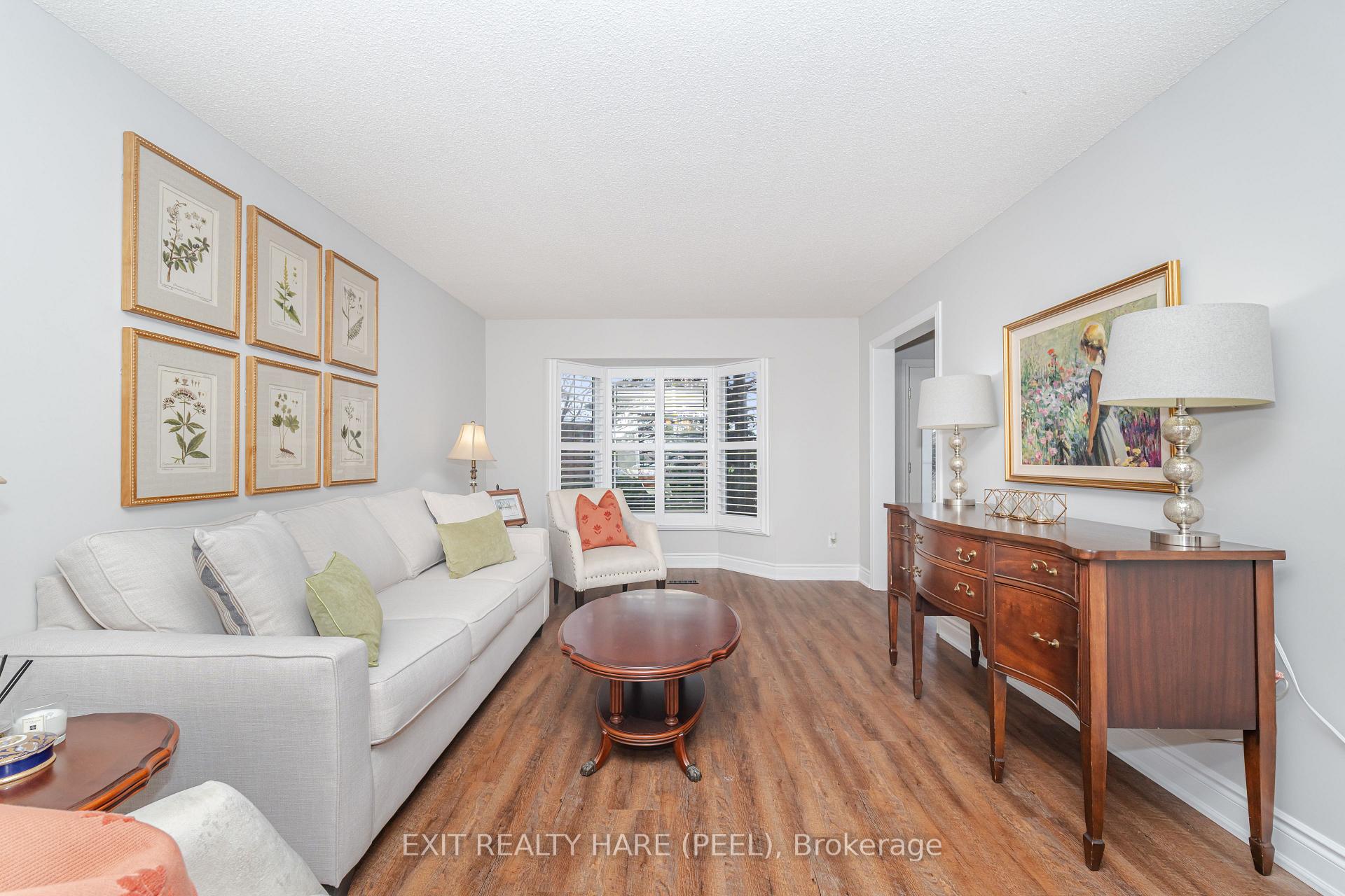 Photo 8 of 58 Esker Drive, Brampton, Heart Lake East — HOMEH