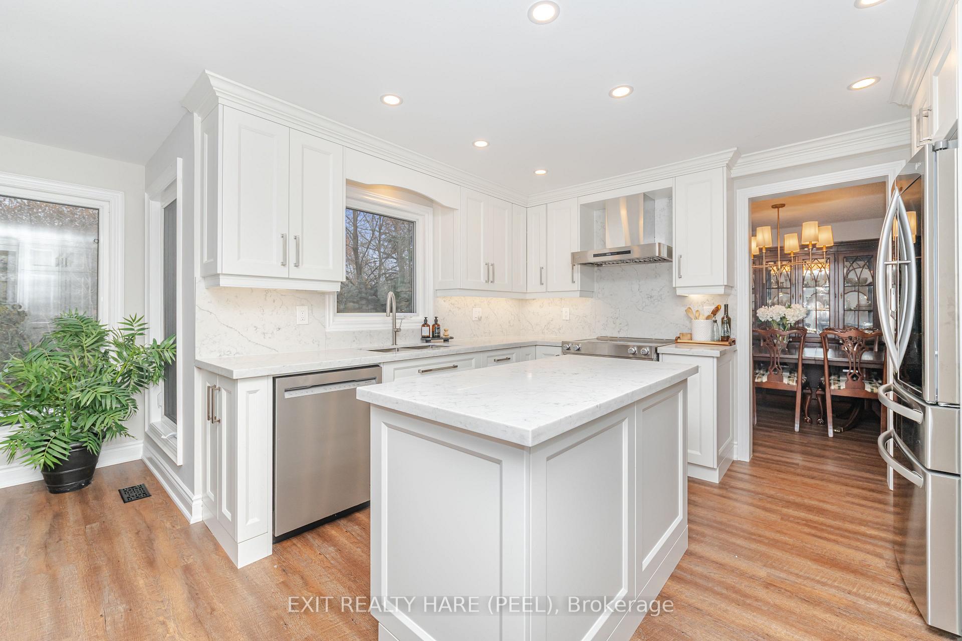 Photo 11 of 58 Esker Drive, Brampton, Heart Lake East — HOMEH