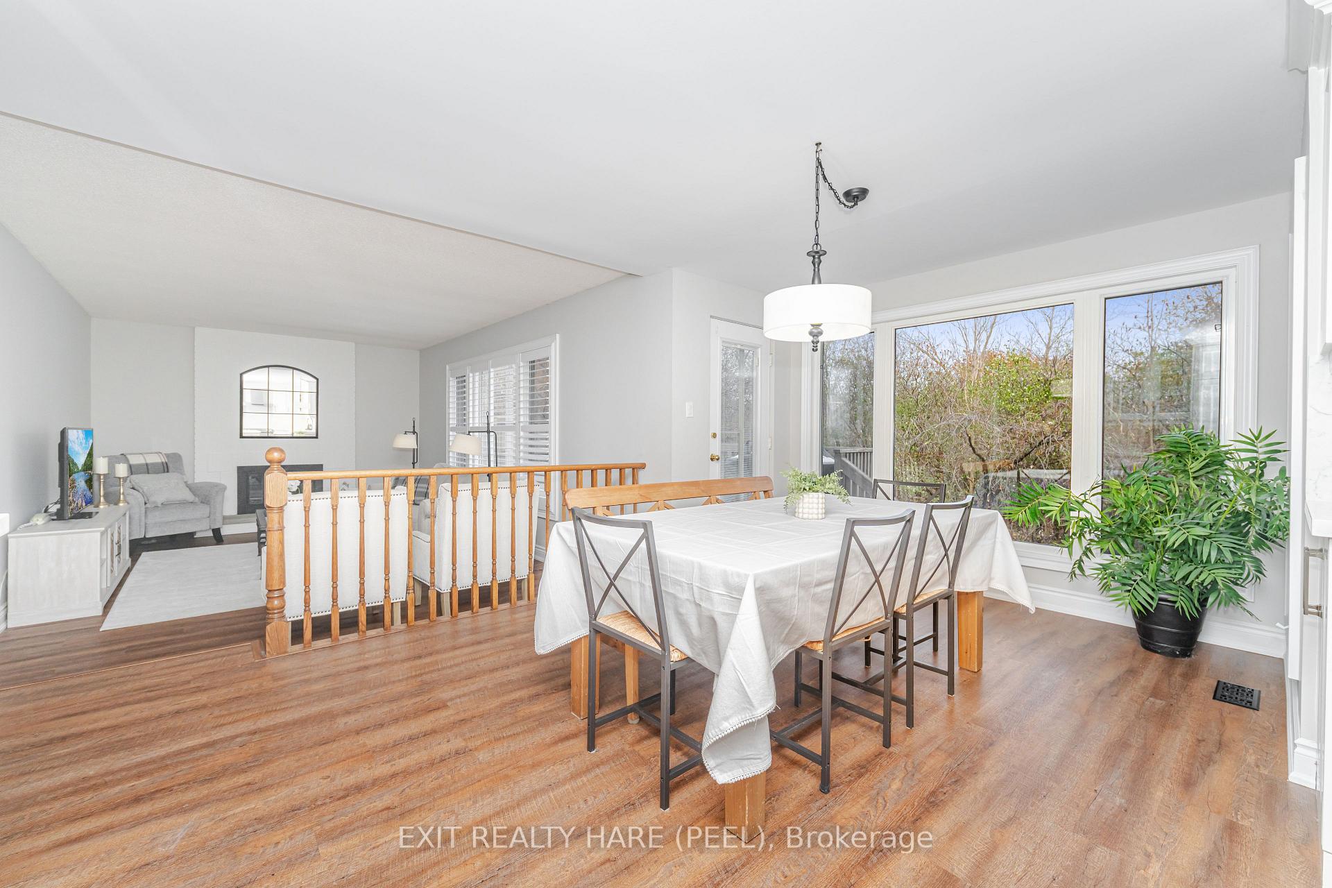 Photo 14 of 58 Esker Drive, Brampton, Heart Lake East — HOMEH