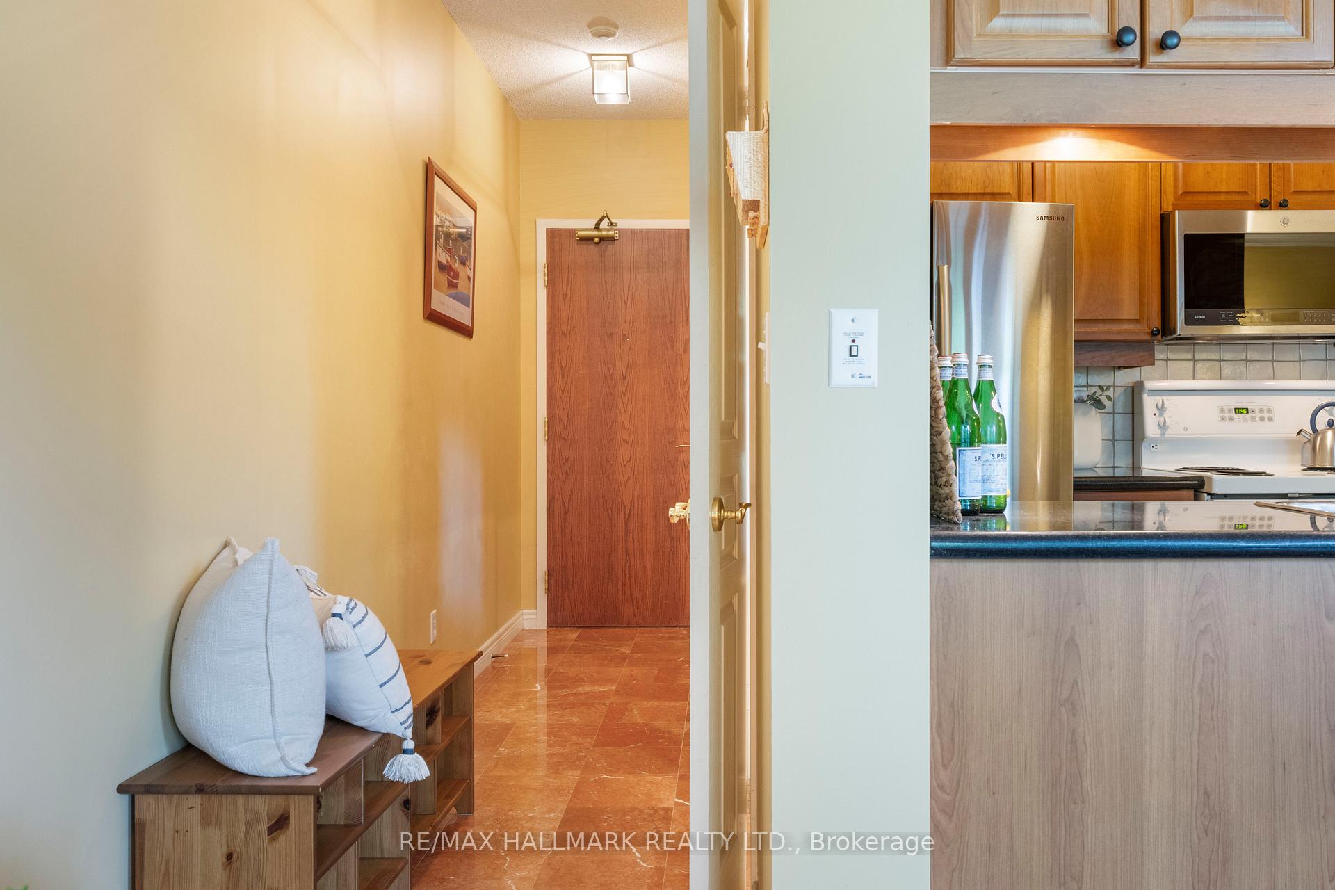 Photo 5 of Unit 205, 35 Boardwalk Drive, Toronto, The Beaches — HOMEH