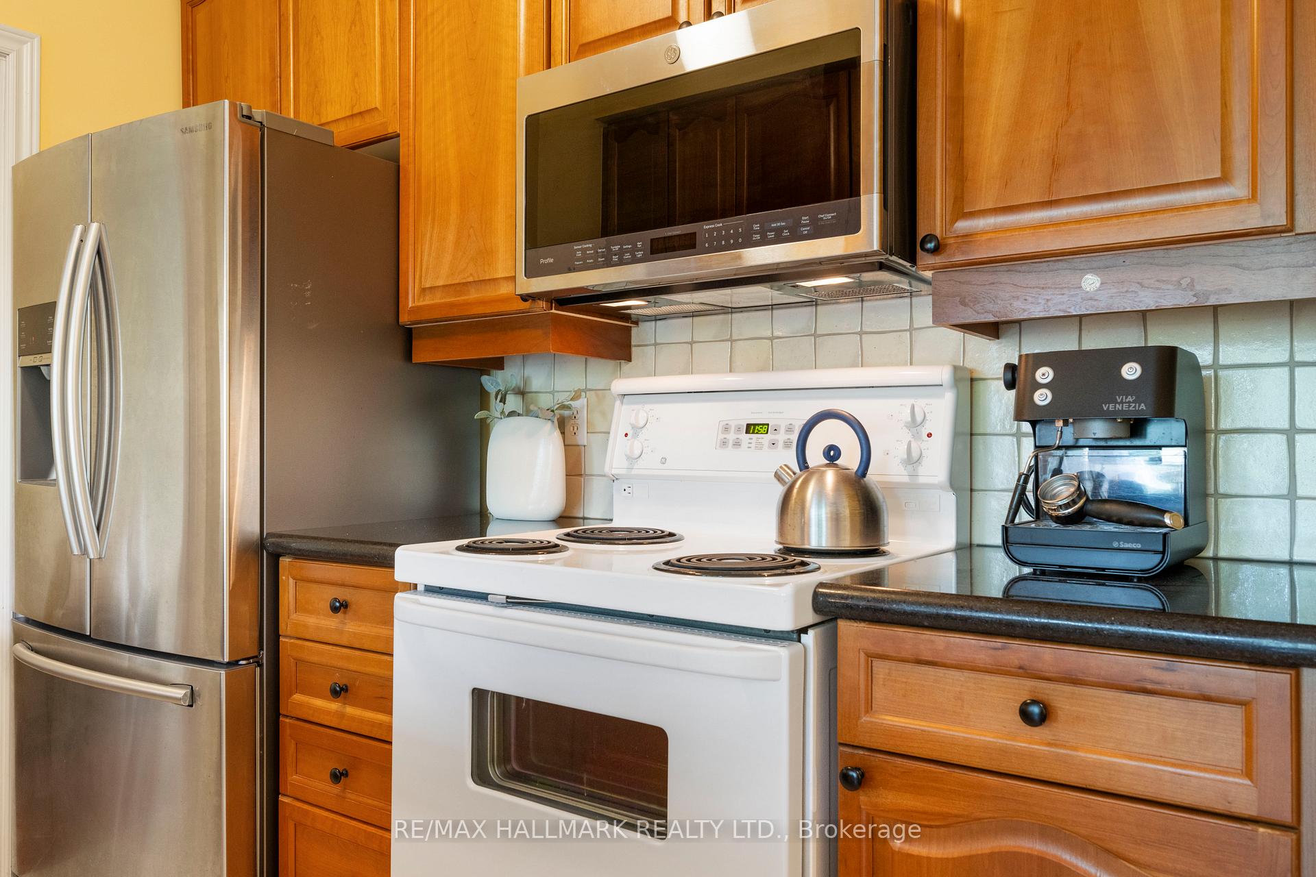 Photo 18 of Unit 205, 35 Boardwalk Drive, Toronto, The Beaches — HOMEH