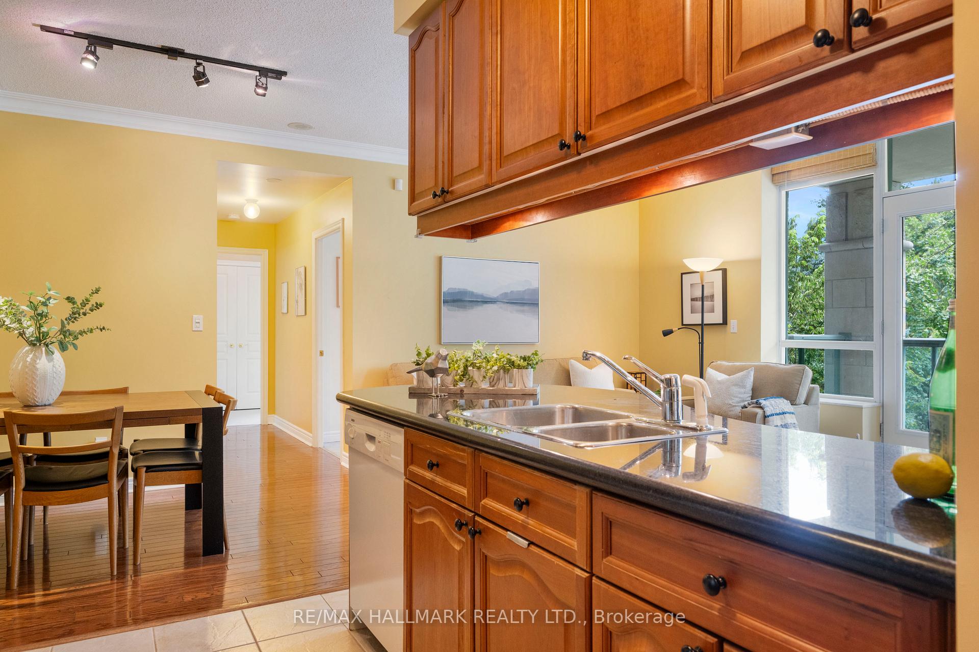 Photo 10 of Unit 205, 35 Boardwalk Drive, Toronto, The Beaches — HOMEH