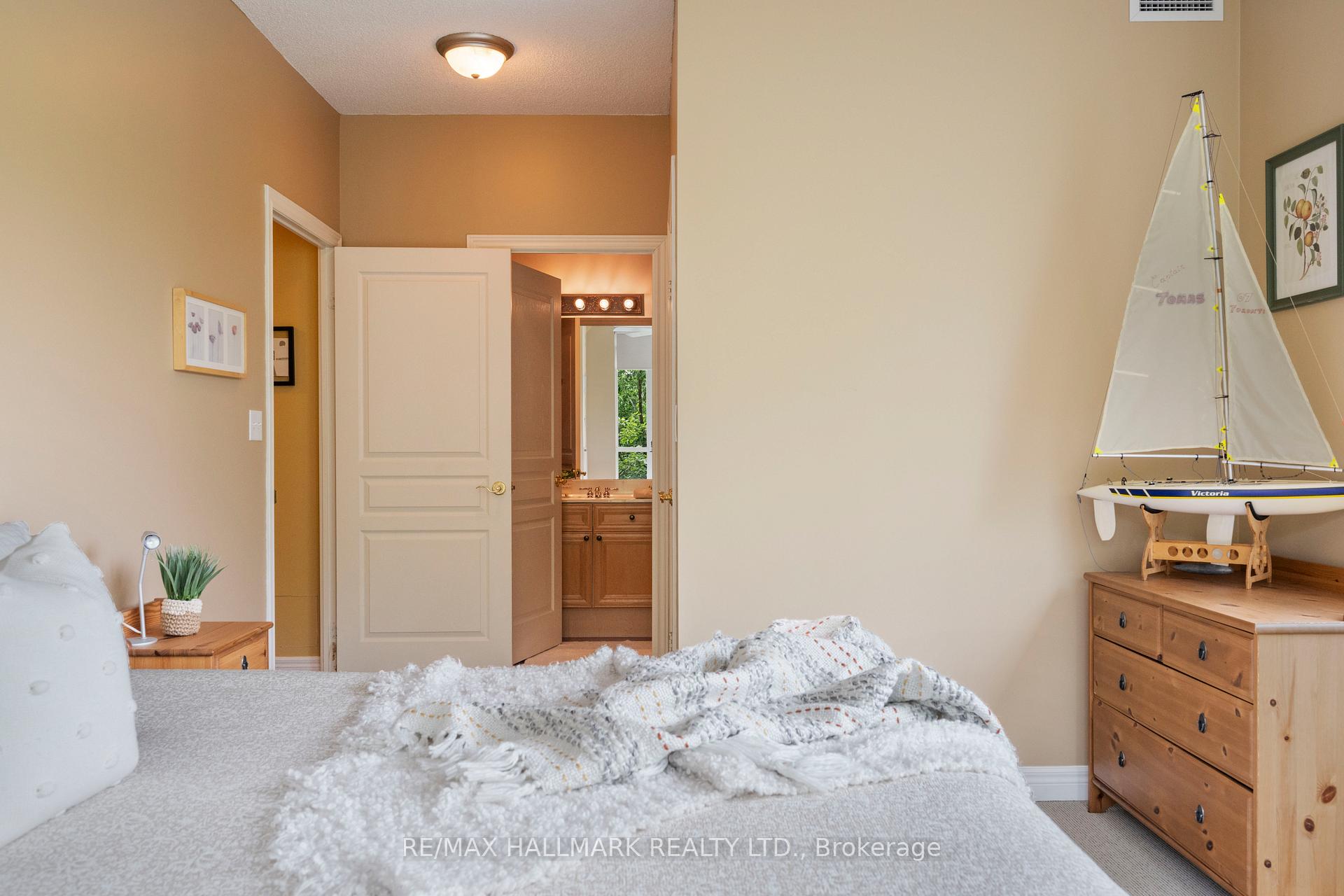 Photo 37 of Unit 205, 35 Boardwalk Drive, Toronto, The Beaches — HOMEH