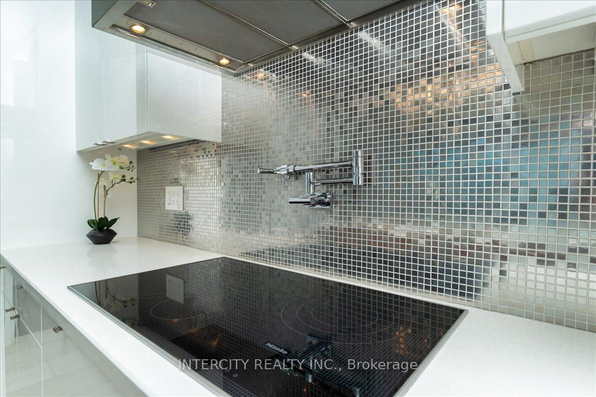Photo 15 of Unit 4405, 311 Bay Street, Toronto, Bay Street Corridor — HOMEH