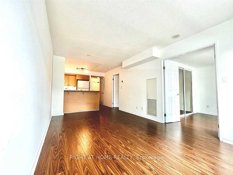 Front of Unit 606, 230 King Street E