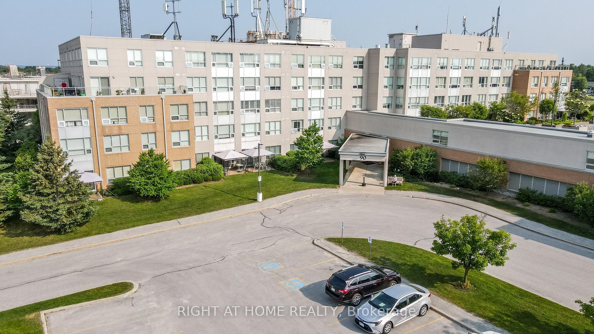 Front of Unit 313, 90 Dean Avenue