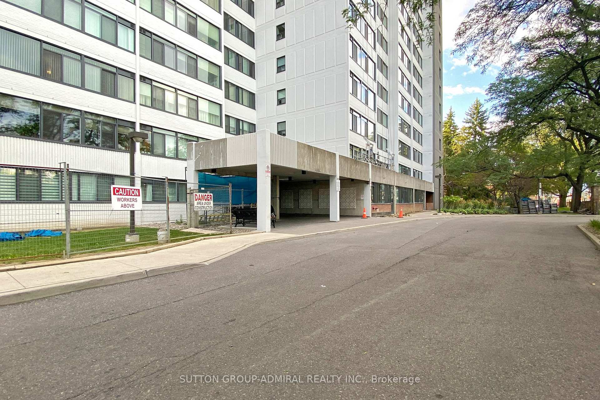 Photo 7 of Unit 707, 3000 Bathurst Street, Toronto, Englemount-Lawrence — HOMEH