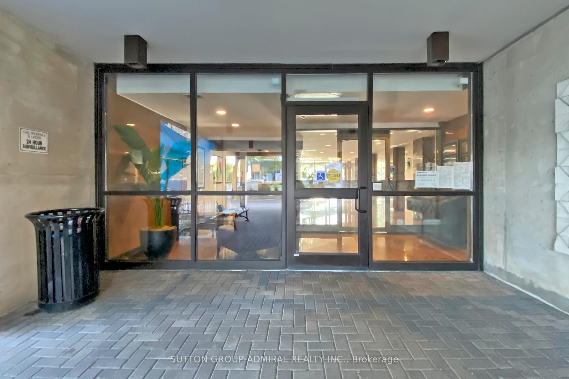Photo 4 of Unit 707, 3000 Bathurst Street, Toronto, Englemount-Lawrence — HOMEH