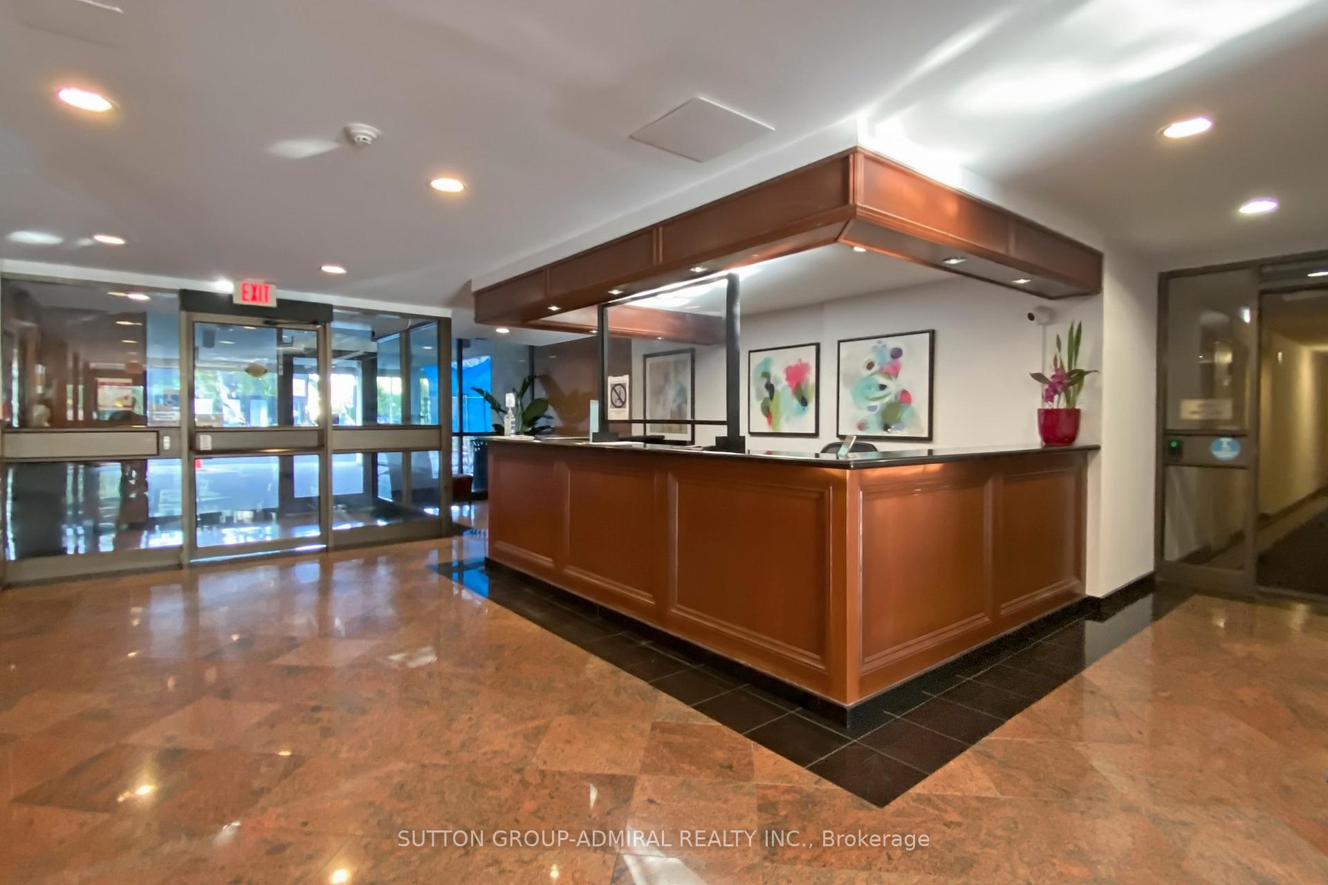 Photo 5 of Unit 707, 3000 Bathurst Street, Toronto, Englemount-Lawrence — HOMEH