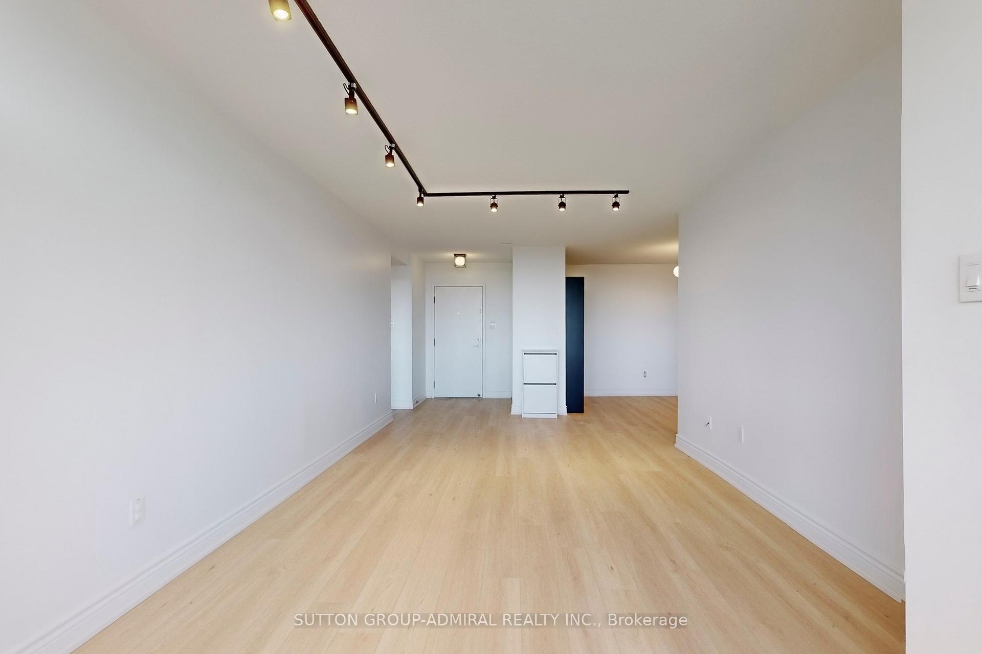 Photo 8 of Unit 707, 3000 Bathurst Street, Toronto, Englemount-Lawrence — HOMEH