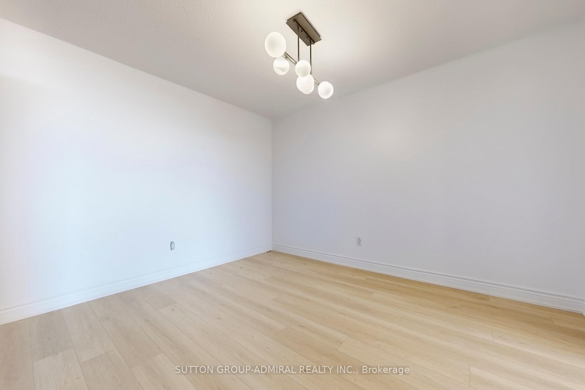 Photo 16 of Unit 707, 3000 Bathurst Street, Toronto, Englemount-Lawrence — HOMEH