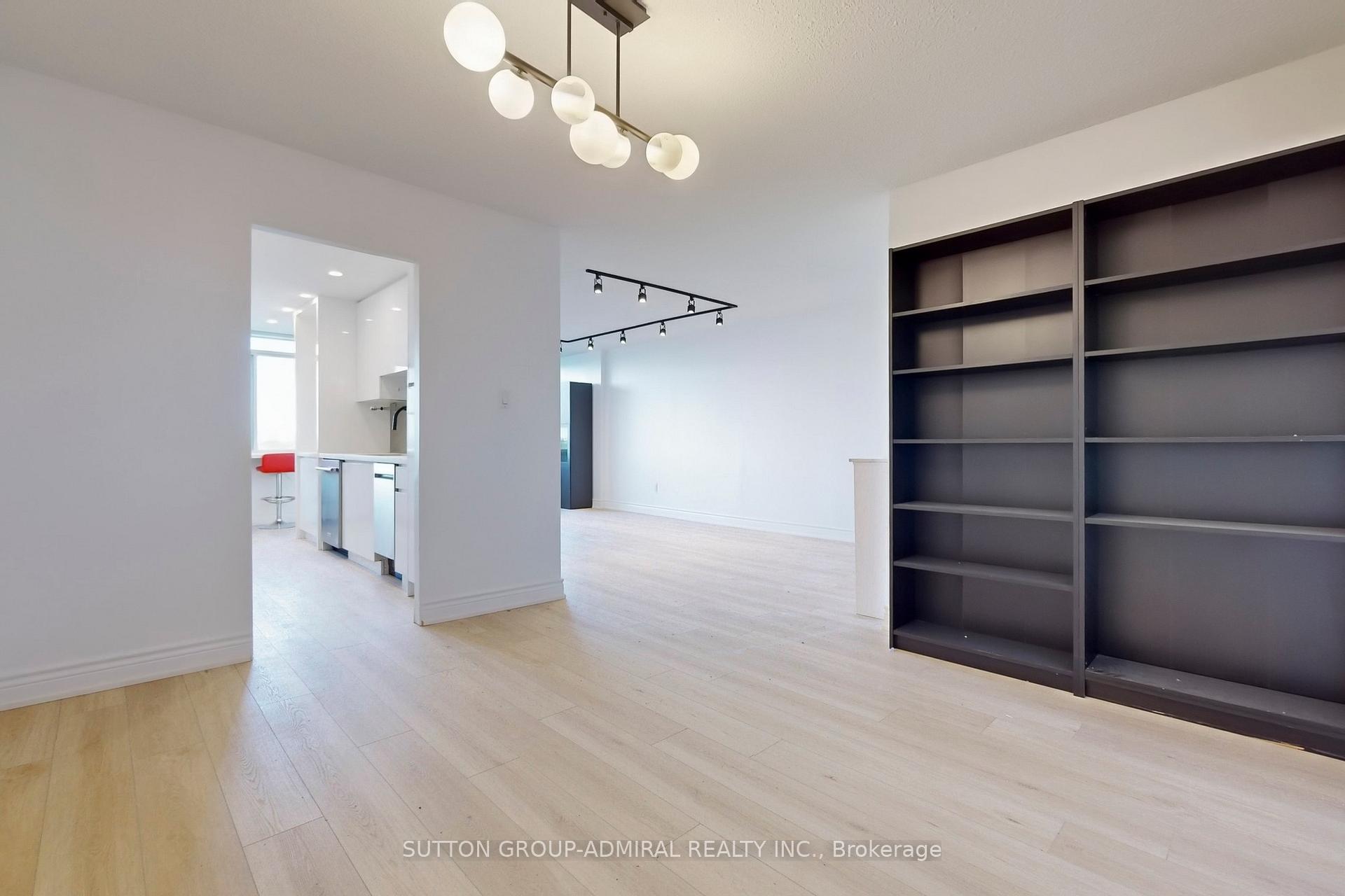 Photo 10 of Unit 707, 3000 Bathurst Street, Toronto, Englemount-Lawrence — HOMEH