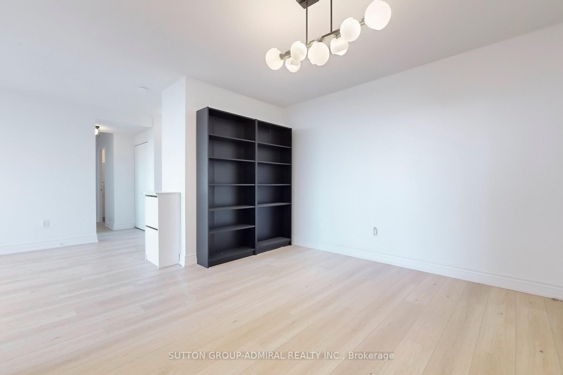 Photo 12 of Unit 707, 3000 Bathurst Street, Toronto, Englemount-Lawrence — HOMEH