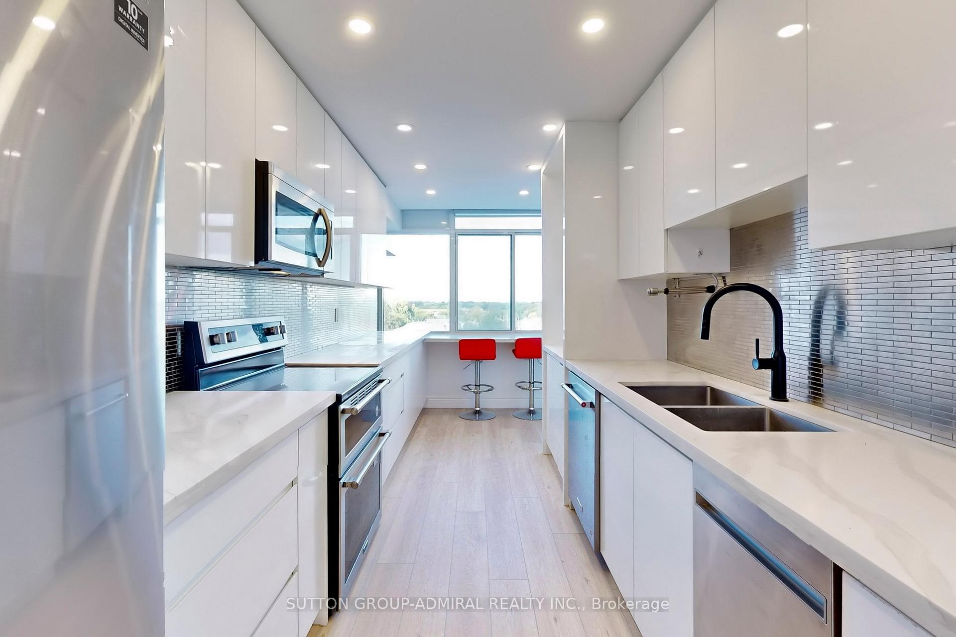 Photo 17 of Unit 707, 3000 Bathurst Street, Toronto, Englemount-Lawrence — HOMEH
