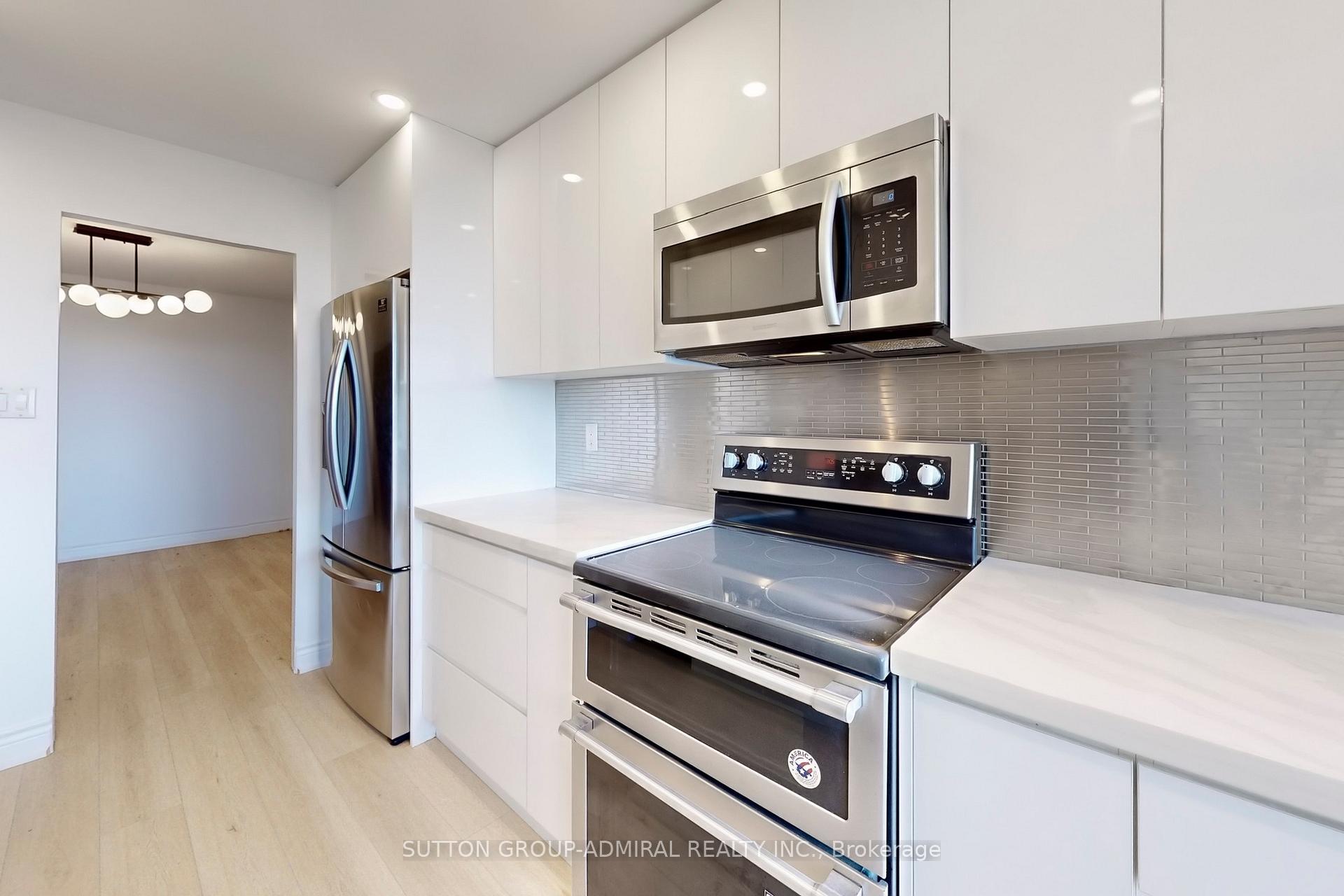 Photo 15 of Unit 707, 3000 Bathurst Street, Toronto, Englemount-Lawrence — HOMEH