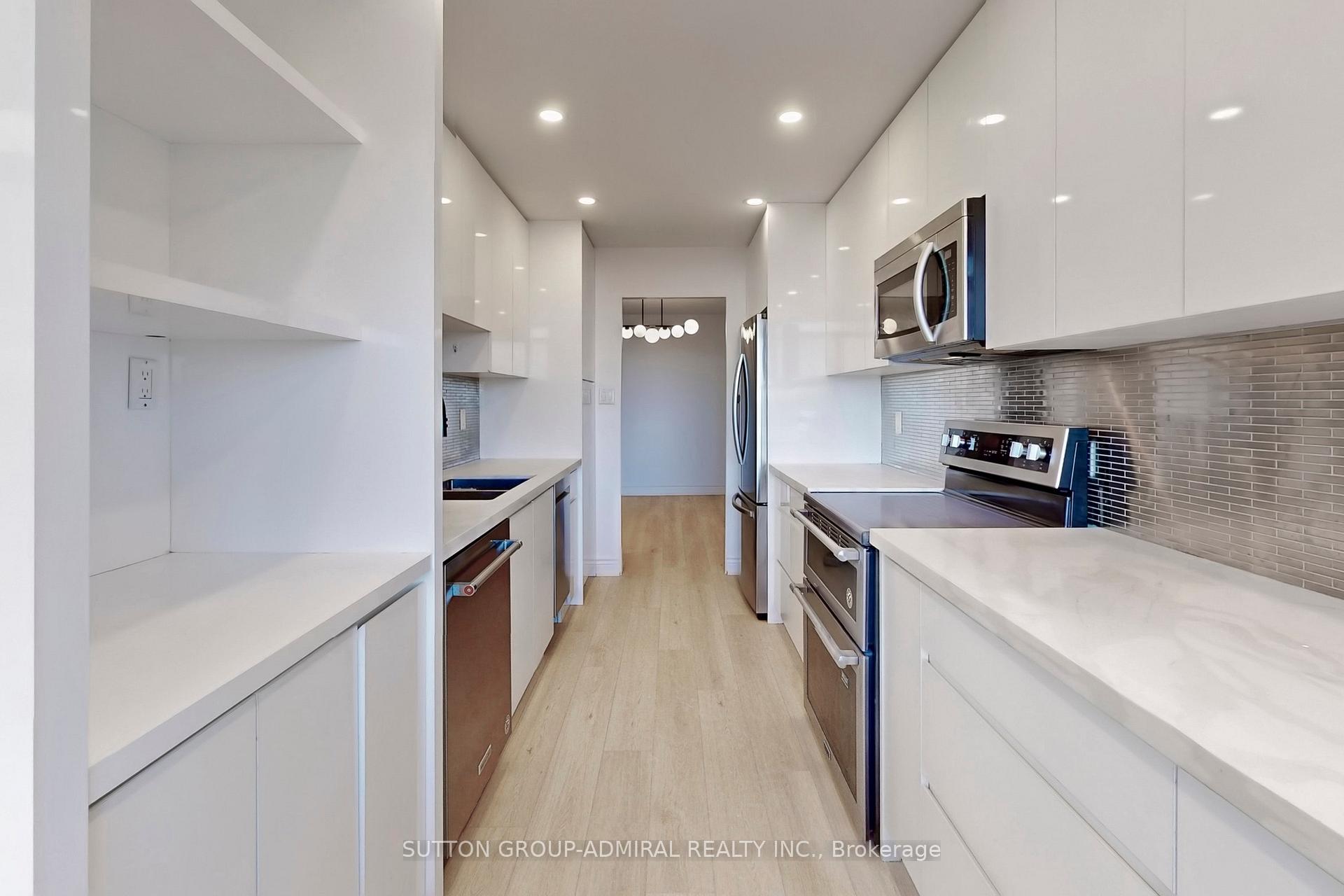 Photo 22 of Unit 707, 3000 Bathurst Street, Toronto, Englemount-Lawrence — HOMEH